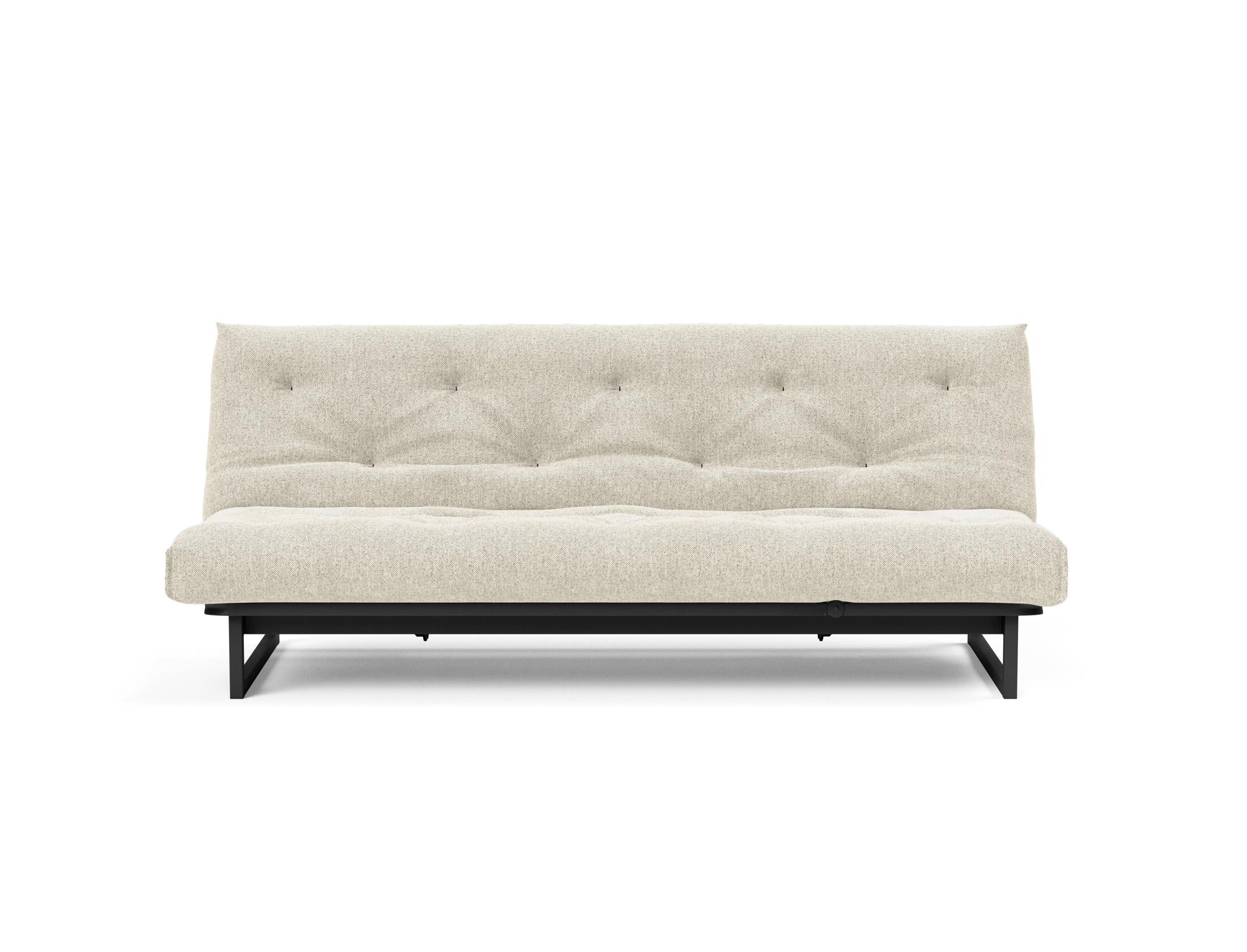 Fraction 120 Bettsofa Nordic Soft Spring: modernes skandinavisches Design, ideal für kompakte Räume, bietet hohen Sitzkomfort und eine praktische Schlafgelegenheit.