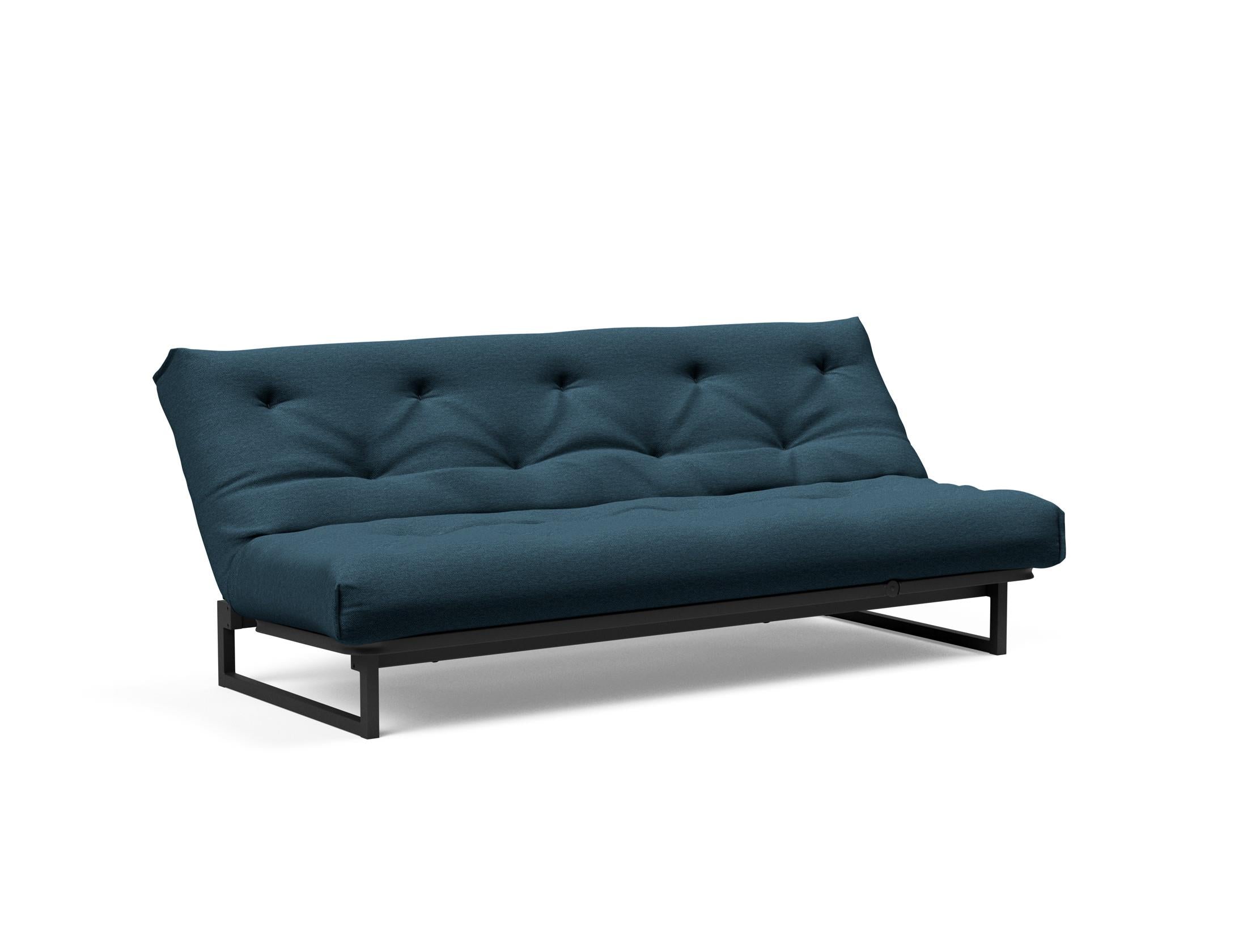 Fraction 120 Bettsofa Nordic: stilvolles, funktionales Sofa mit anpassbarer Kopfhöhe und komfortabler Soft Spring-Matratze – perfekt für jedes Zuhause.