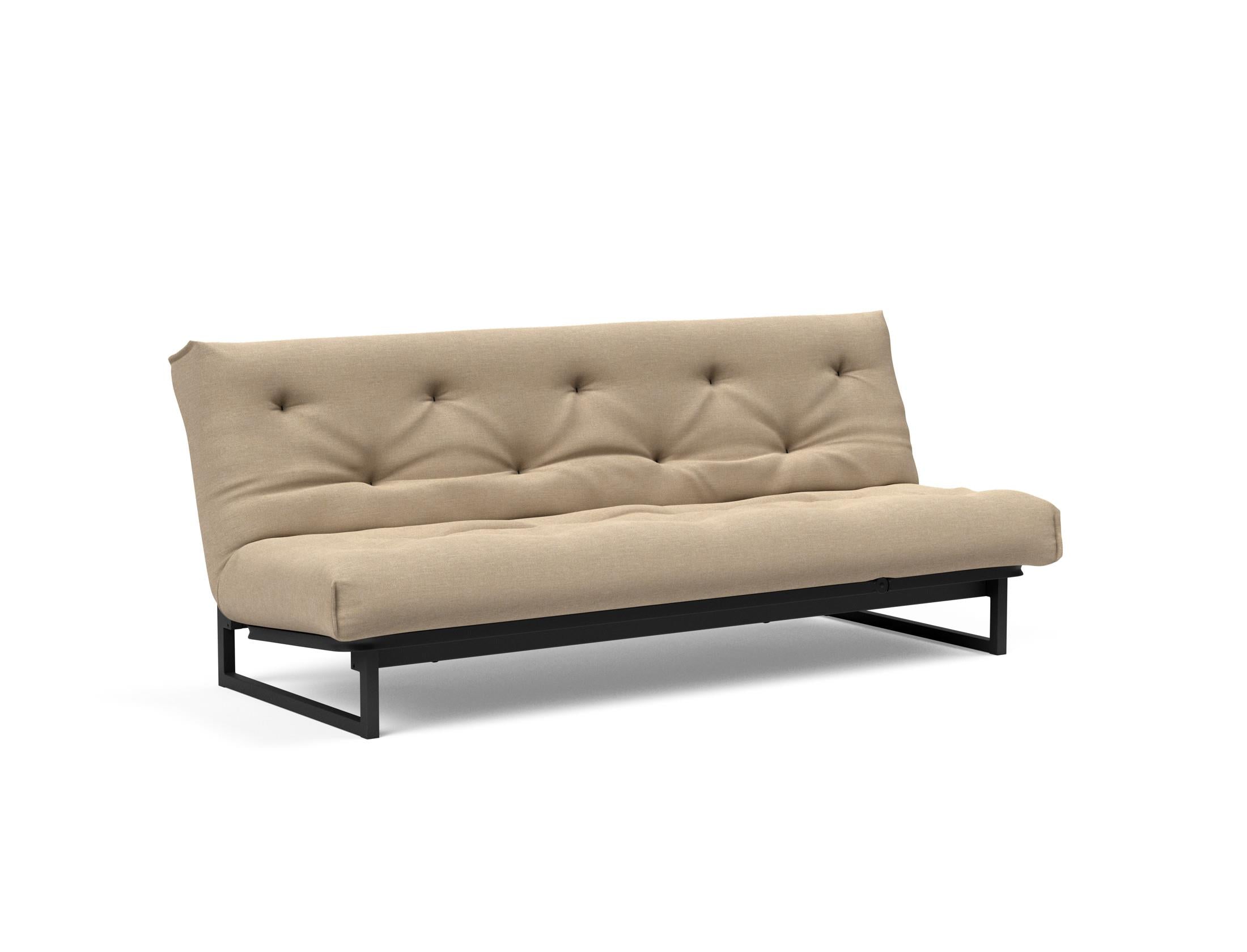 Fraction 120 Bettsofa Nordic Soft Spring: modernes skandinavisches Design, ideal für kompakte Räume, bietet hohen Sitzkomfort und eine praktische Schlafgelegenheit.
