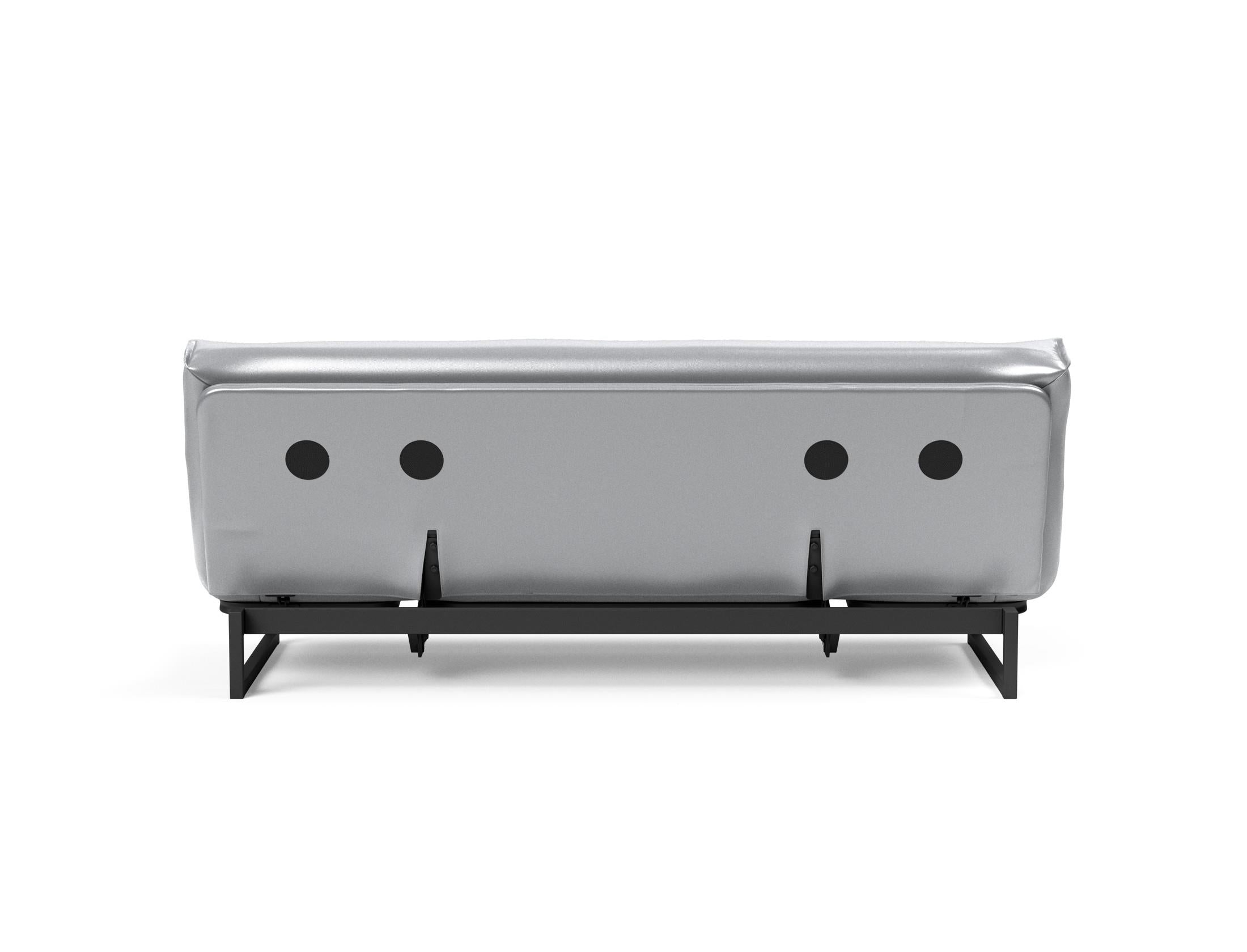 Fraction 120 Bettsofa Nordic Soft Spring: modernes skandinavisches Design, ideal für kompakte Räume, bietet hohen Sitzkomfort und eine praktische Schlafgelegenheit.