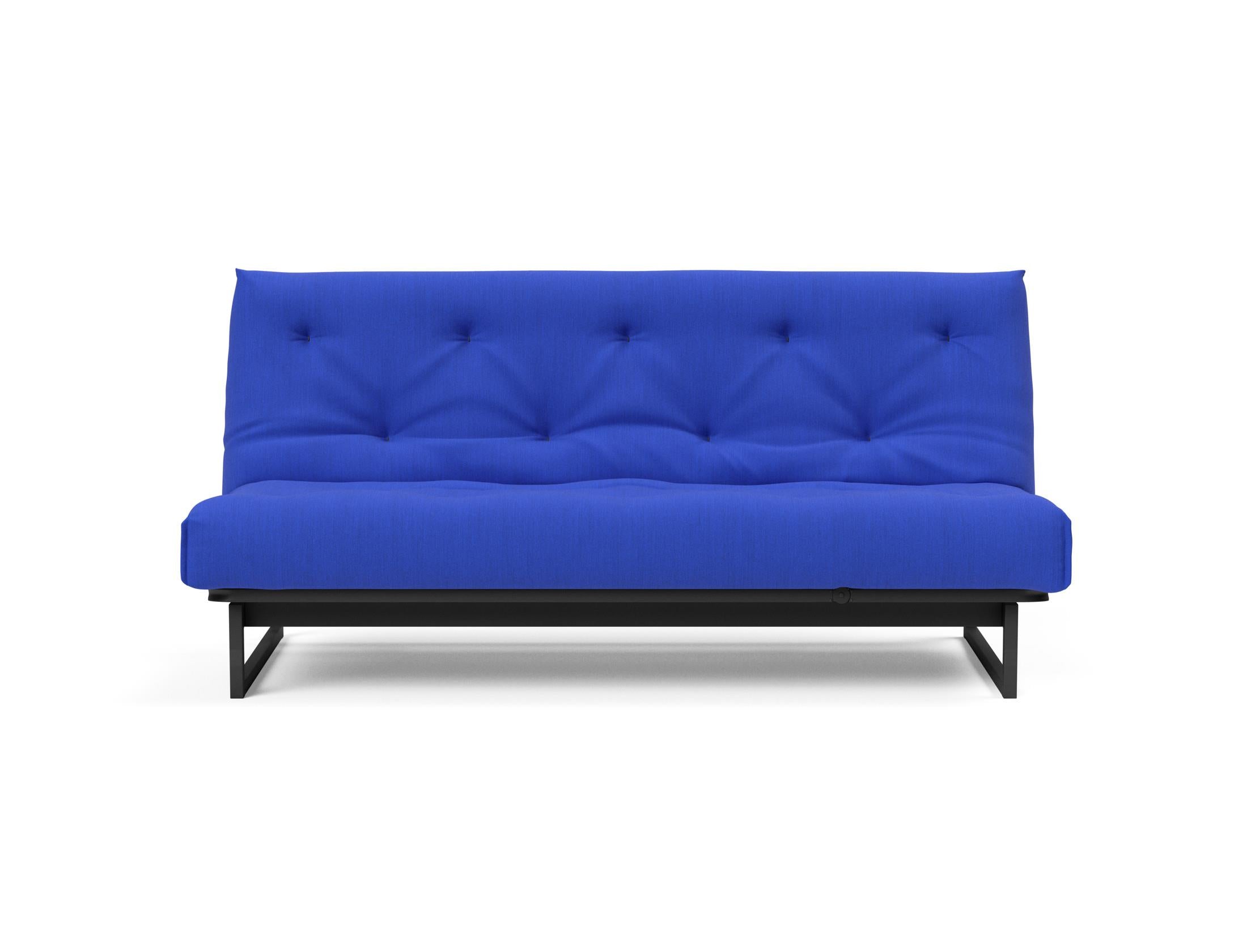 Stylisches Fraction 140 Bettsofa von Innovation Living, ideal für kleine Räume, bietet Komfort und Funktionalität im skandinavischen Stil.