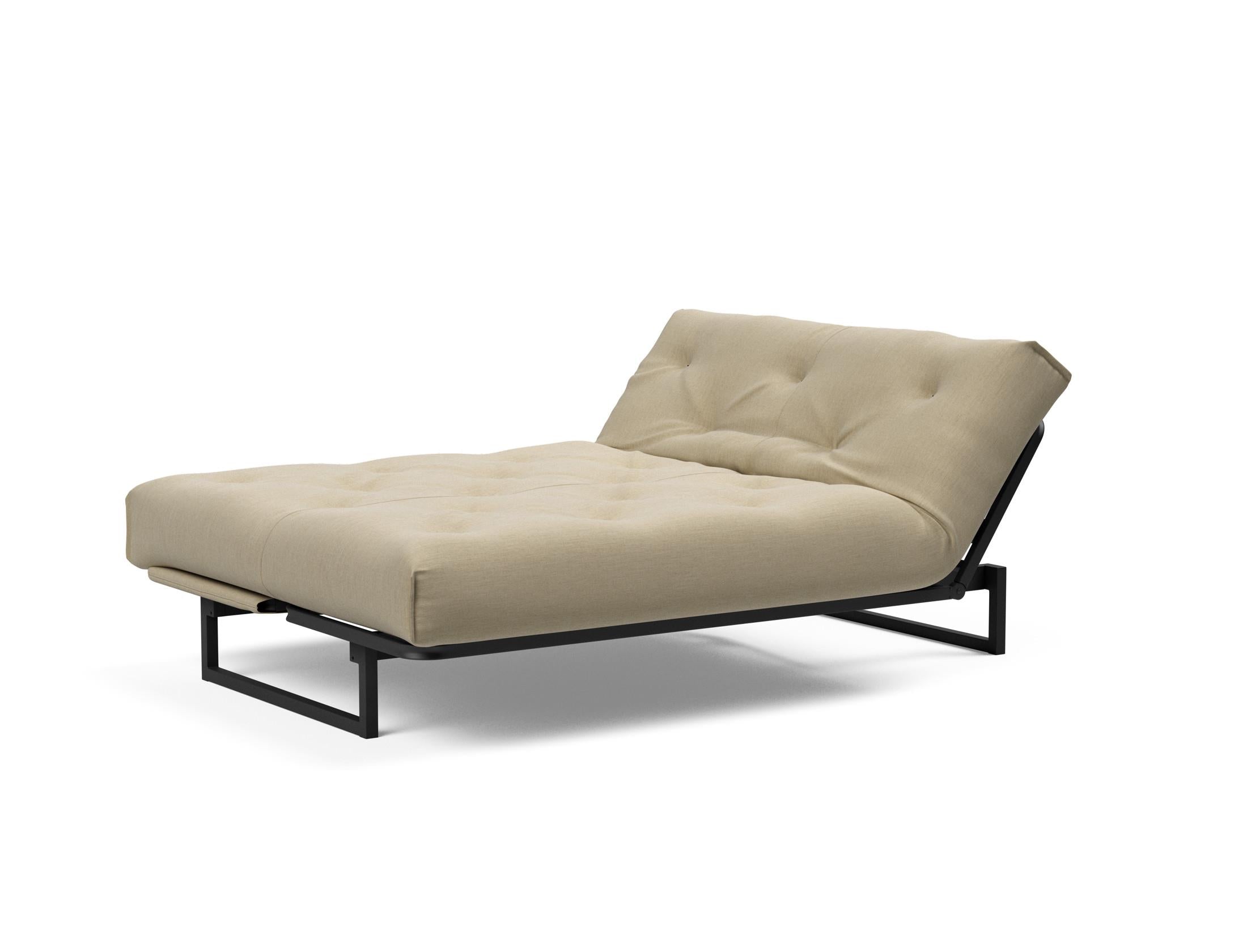 Fraction 140 Bettsofa Nordic: Elegantes, funktionales Sofa für kleine Räume, vereint skandinavisches Design mit optimalem Schlafkomfort und flexibler Nutzung.