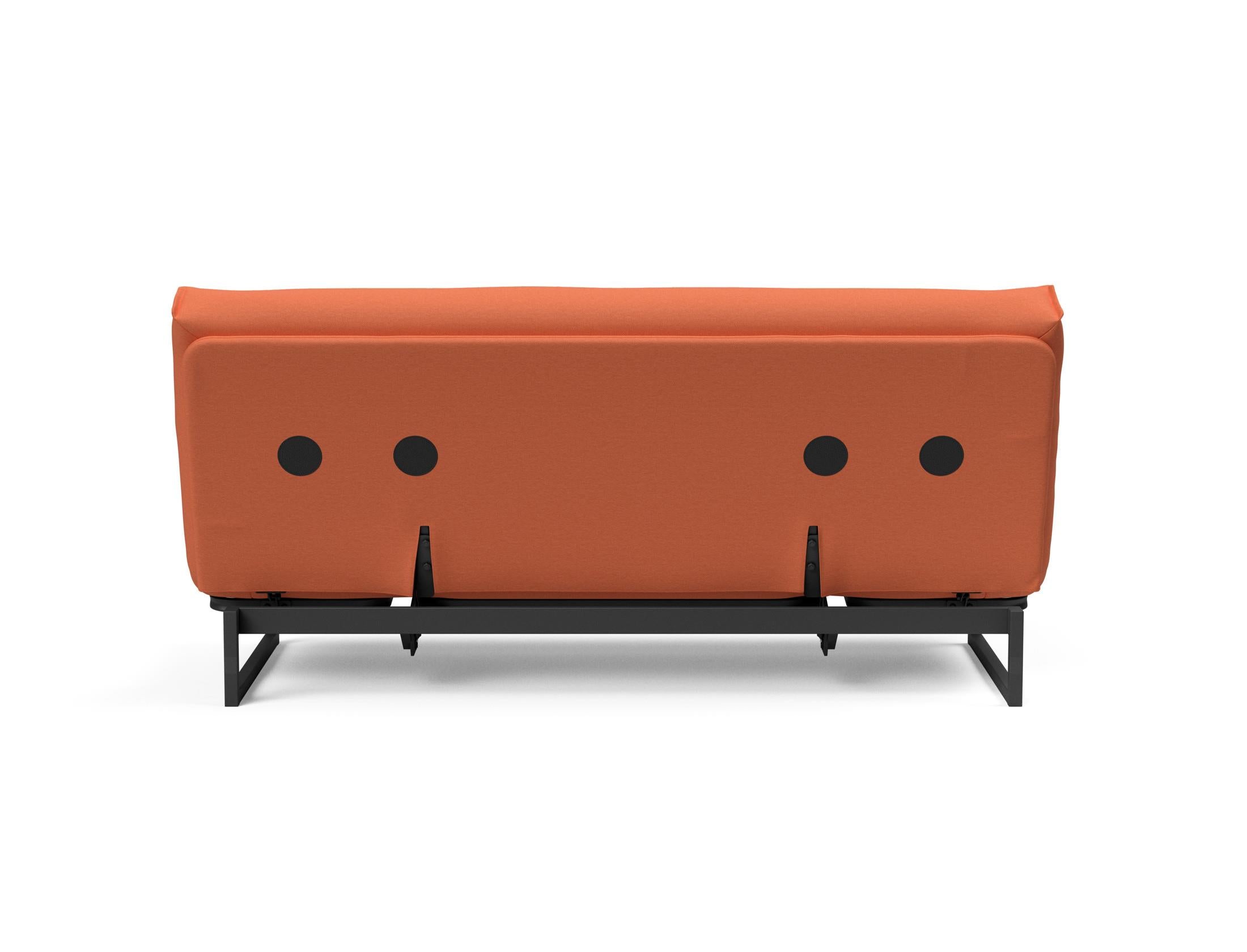 Fraction 140 Bettsofa Nordic Soft Spring: modernes skandinavisches Sofa, perfekt für kompakte Wohnräume, bietet stilvollen Komfort und praktische Schlaflösung.