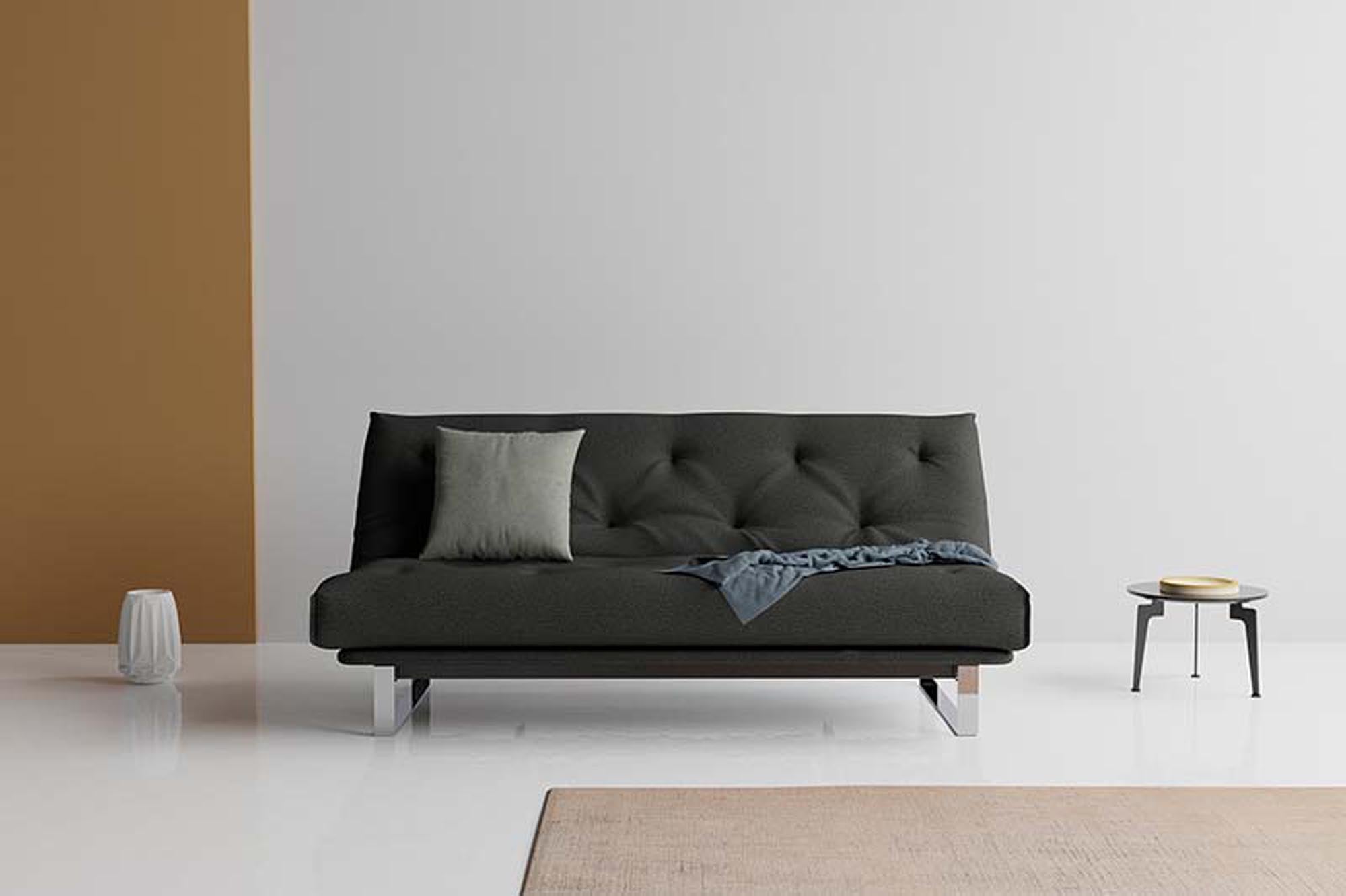 Erleben Sie das Minimum Bettsofa 140 Nordic von Innovation Living: elegantes skandinavisches Design, ideal für kleine Räume und flexible Nutzung.
