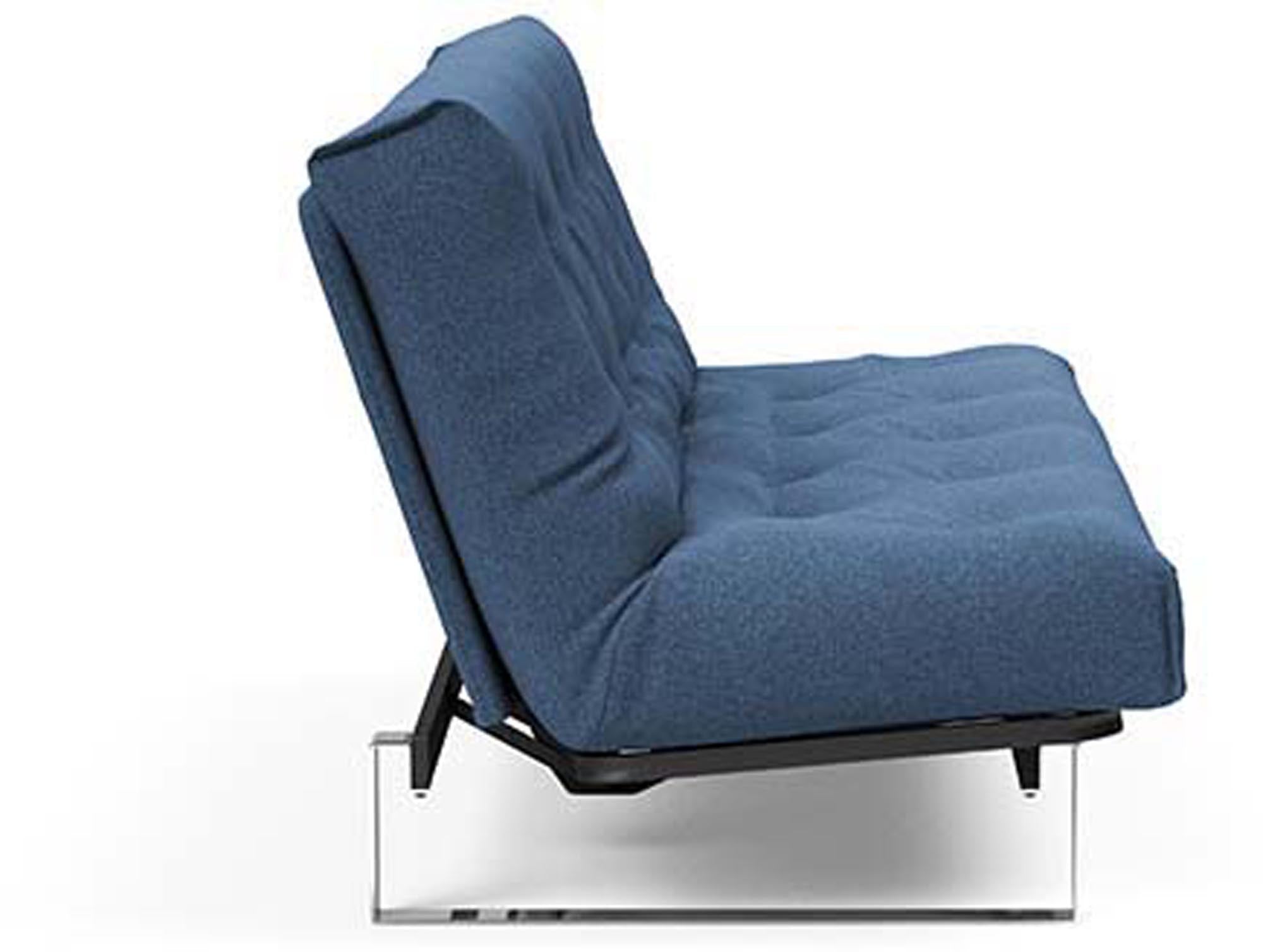 Erleben Sie das Minimum Bettsofa 140 Nordic von Innovation Living: modernes skandinavisches Design, ideal für kleine Räume und flexible Nutzung.