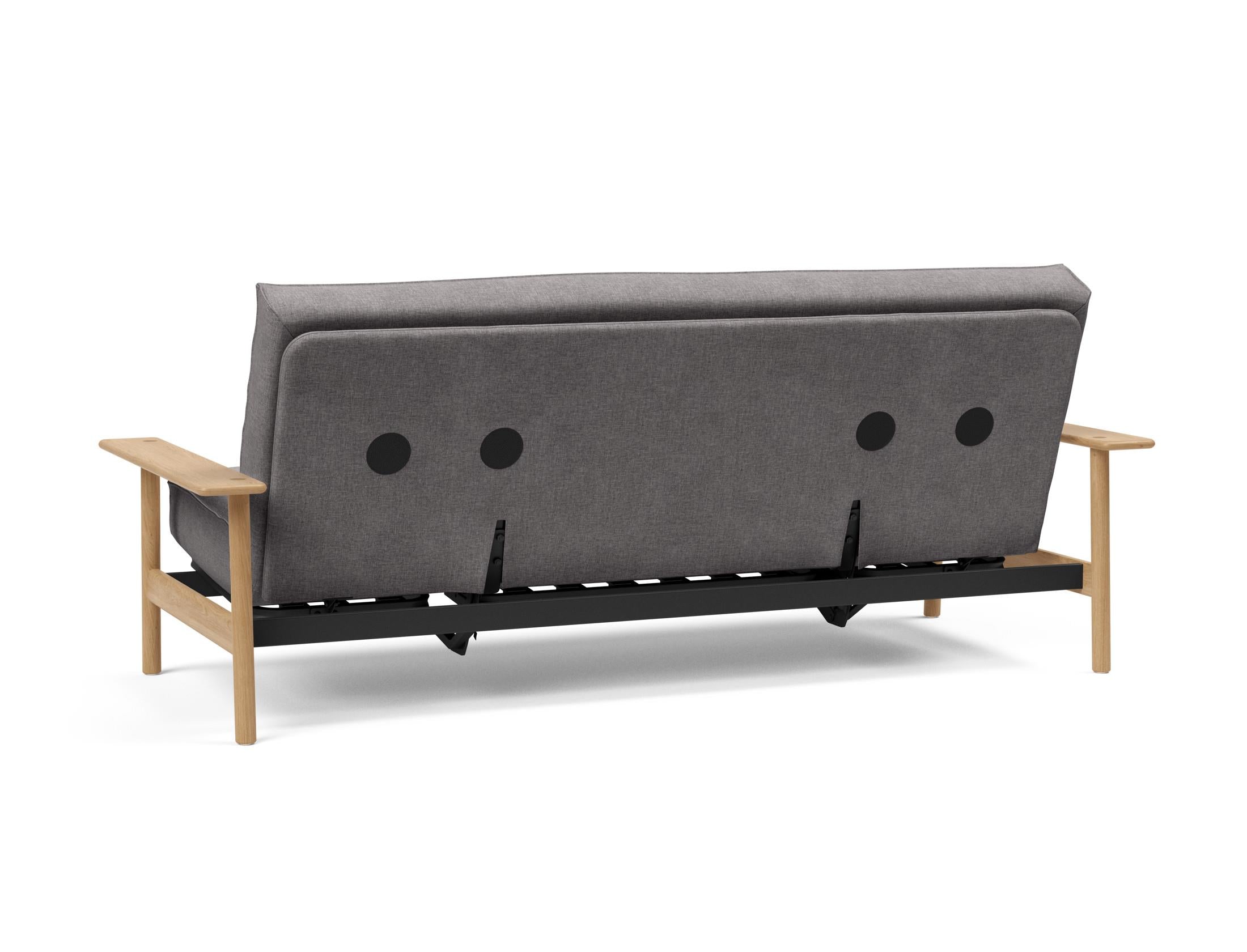 Entdecken Sie das Balder Bettsofa 140 Sharp Plus Cover Soft Spring von Innovation Living – skandinavisches Design trifft auf höchsten Schlafkomfort und Funktionalität.