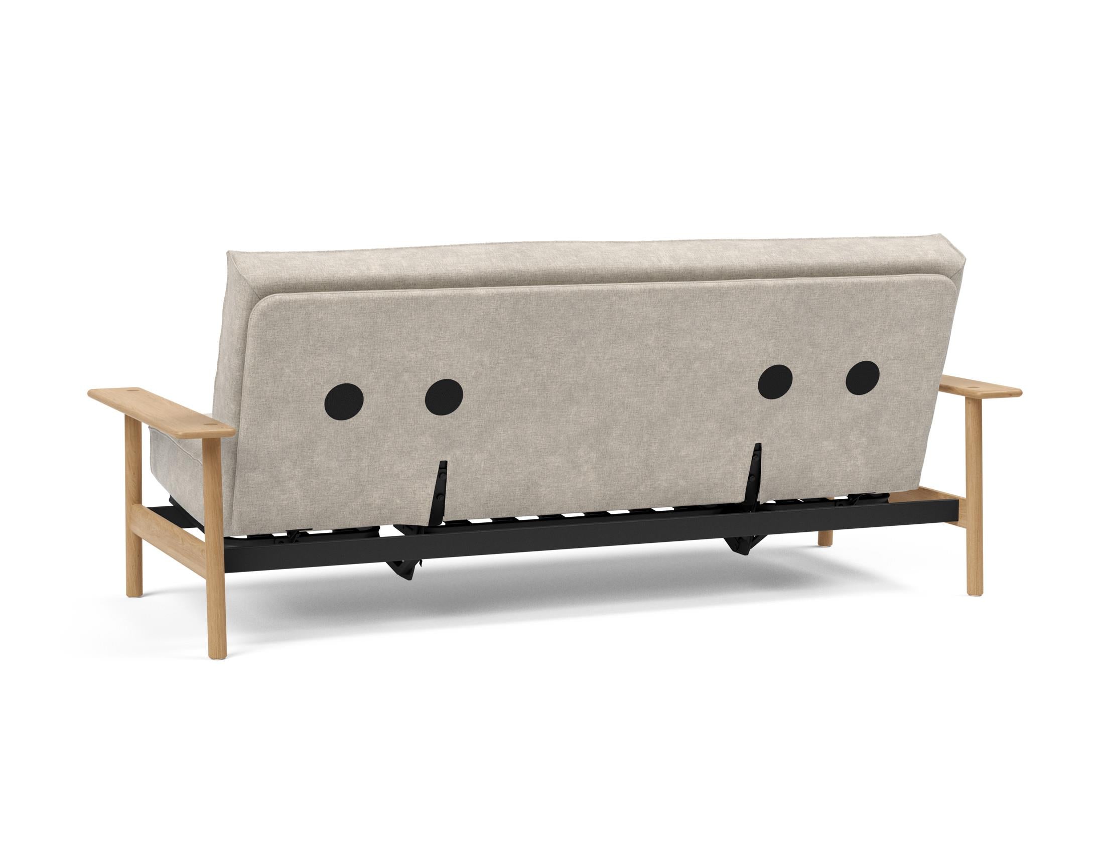 Entdecken Sie das Balder Bettsofa 140 Sharp Plus Cover Soft Spring von Innovation Living – skandinavisches Design trifft auf höchsten Schlafkomfort und Funktionalität.