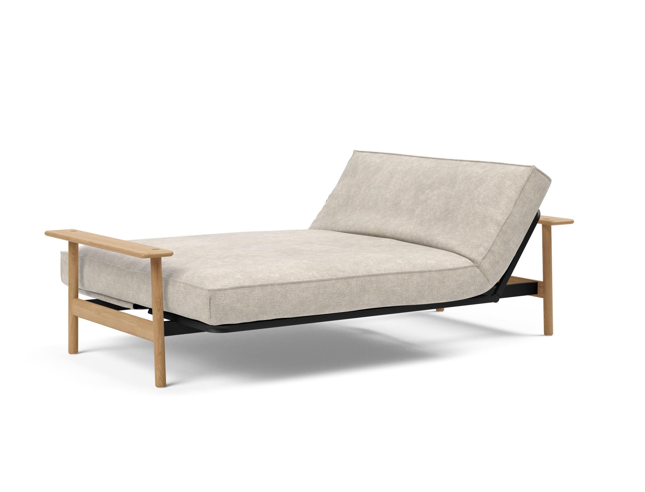 Entdecken Sie das Balder Bettsofa 140 Sharp Plus Cover Soft Spring von Innovation Living – eine perfekte Kombination aus skandinavischem Stil, Funktionalität und hohem Schlafkomfort.