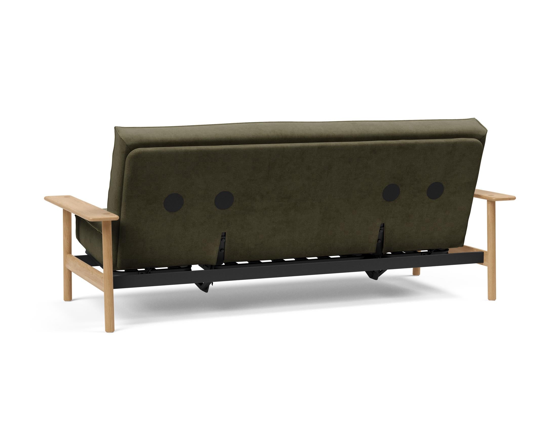 Entdecken Sie das Balder Bettsofa 140 Sharp Plus Cover Soft Spring von Innovation Living – skandinavisches Design trifft auf höchsten Schlafkomfort und Funktionalität.