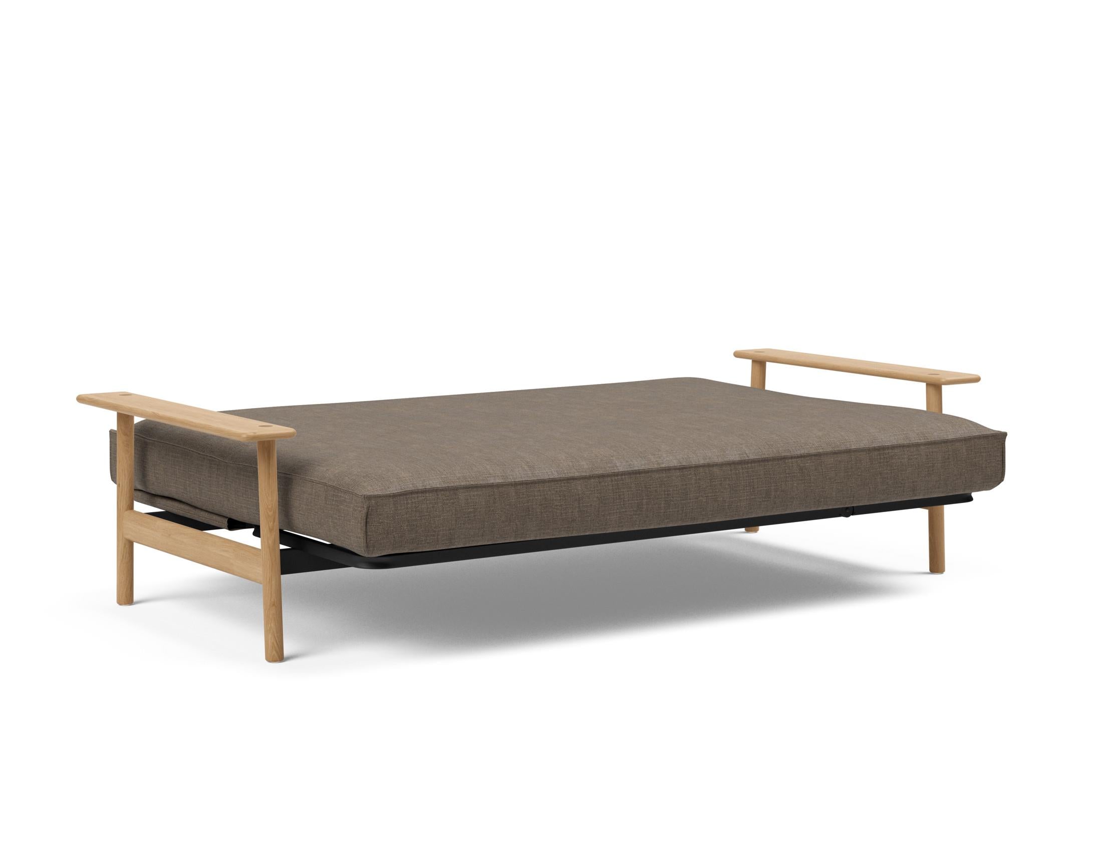 Erleben Sie das Balder Bettsofa 140 Sharp Plus Cover Soft Spring von Innovation Living – skandinavisches Design trifft auf höchsten Komfort und Vielseitigkeit.