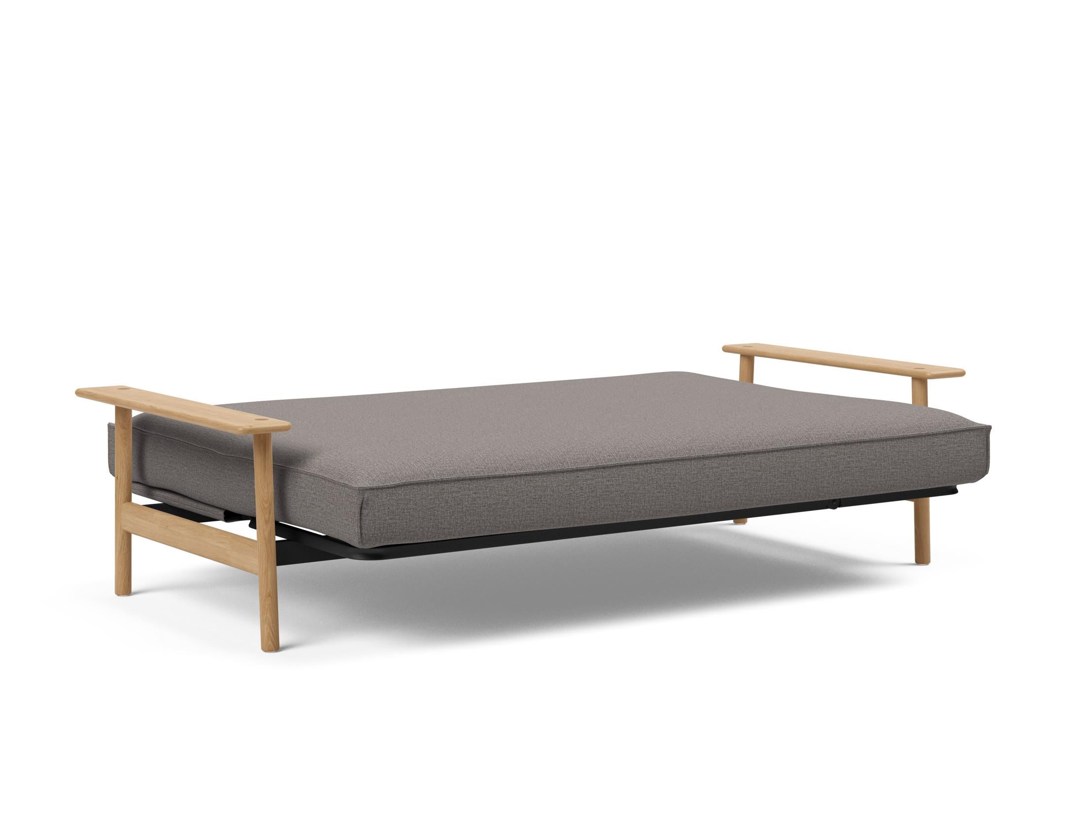 Entdecken Sie das Balder Bettsofa 140 Sharp Plus Cover Soft Spring von Innovation Living – skandinavisches Design trifft auf vielseitigen Komfort und Funktionalität.