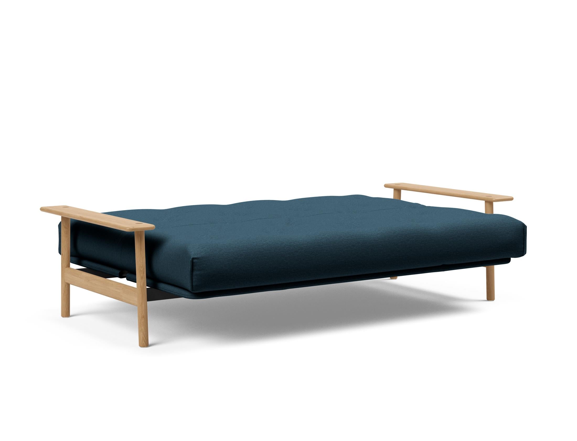 Erleben Sie das Balder Bettsofa 140 Nordic: Stilvolles, funktionales Design und erstklassige Nordic Soft Spring Matratze für höchsten Schlafkomfort.