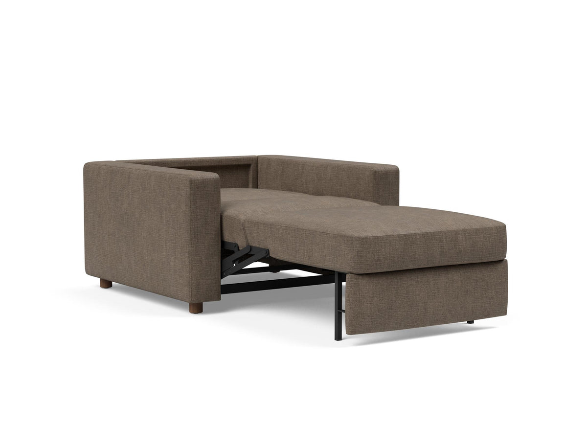 Neah Sessel mit Standard Armlehnen in 411 Esina Cedar Brown präsentiert im Onlineshop von KAQTU Design AG. Sessel ist von Innovation Living