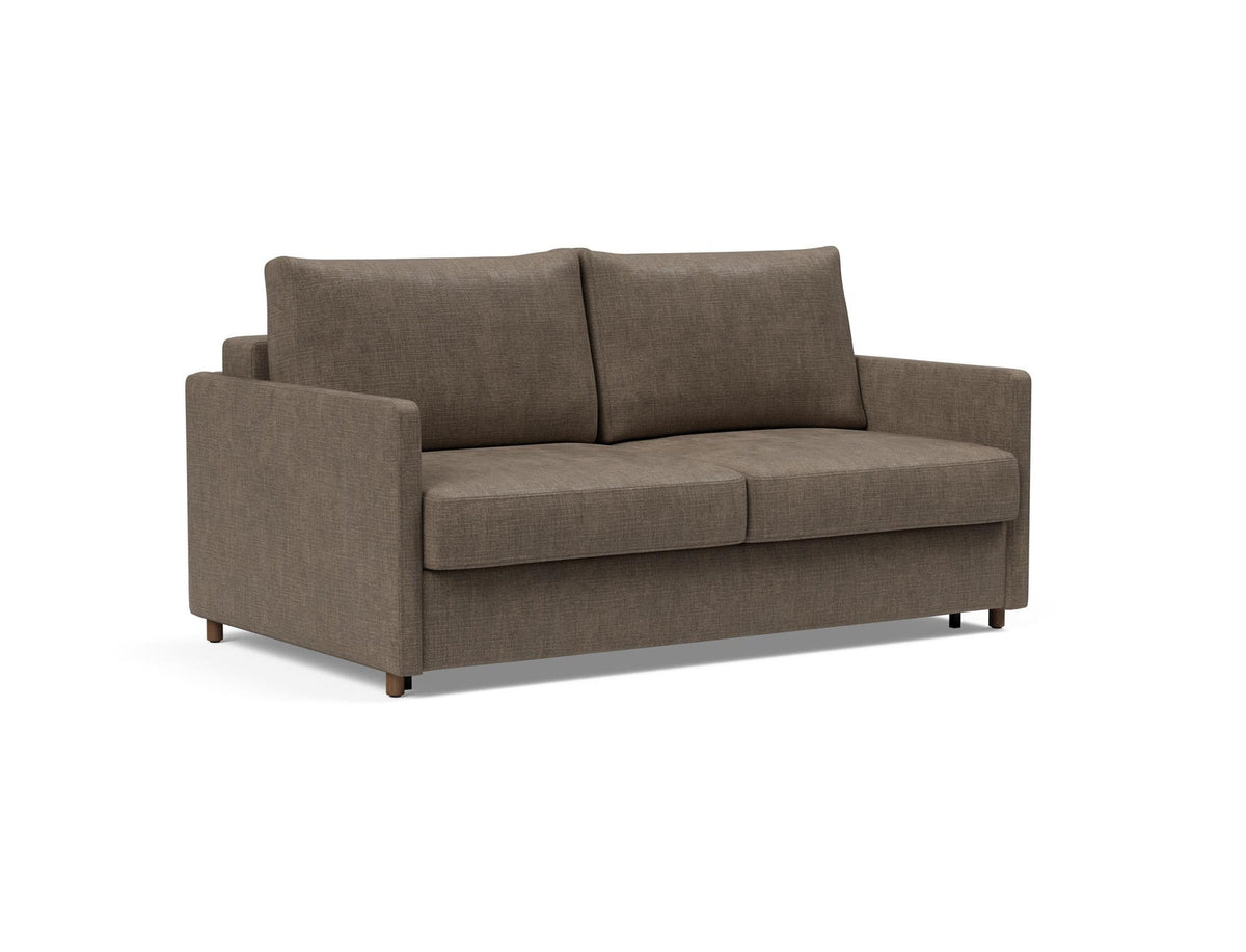Neah 140 Schlafsofa mit Slim Armlehnen in 411 Esina Cedar Brown präsentiert im Onlineshop von KAQTU Design AG. Bettsofa ist von Innovation Living