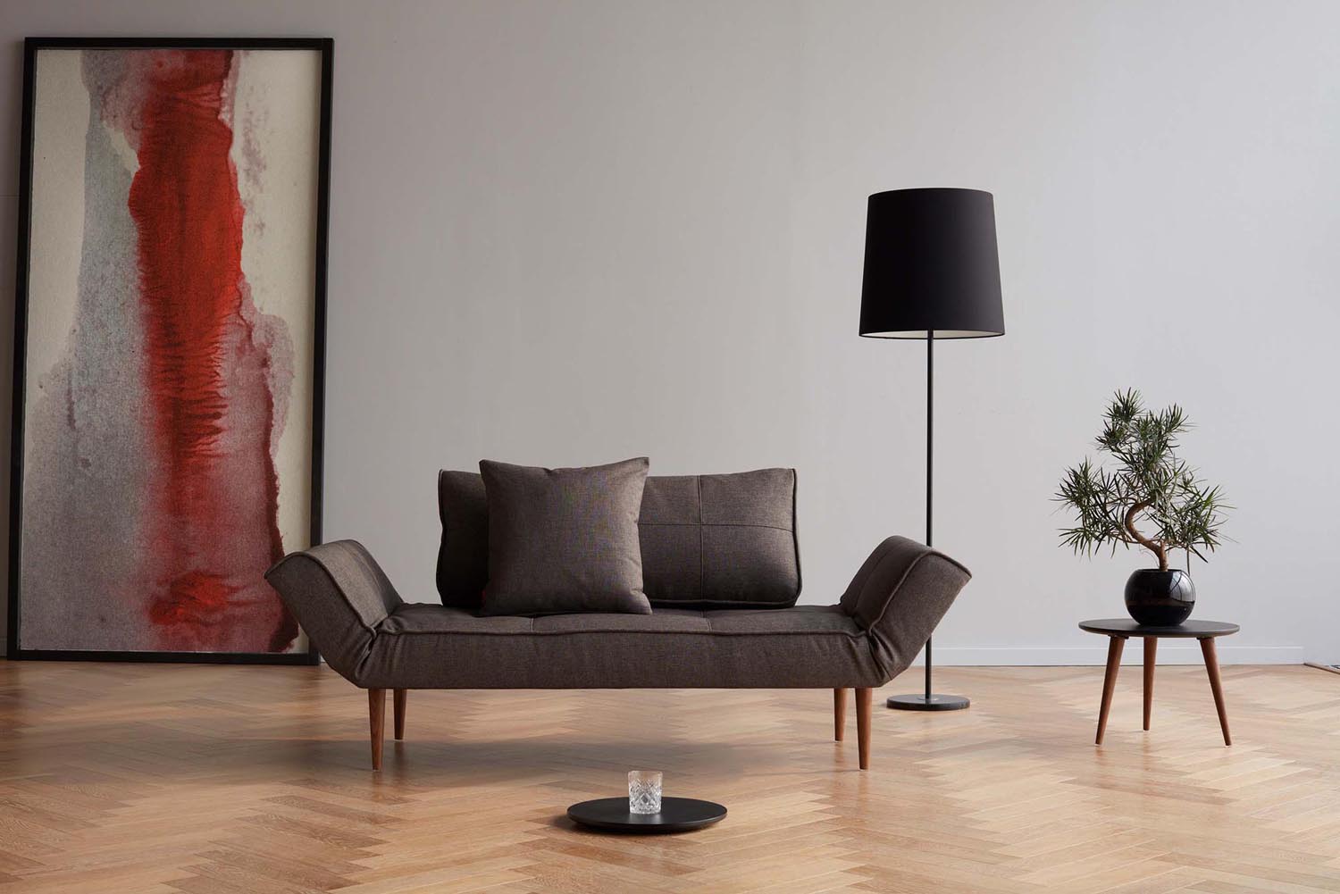 Erleben Sie das Zeal Klappsofa 70 Bow von Innovation Living – ein elegantes, flexibles Möbelstück, das Komfort und Stil in Ihr Zuhause bringt.