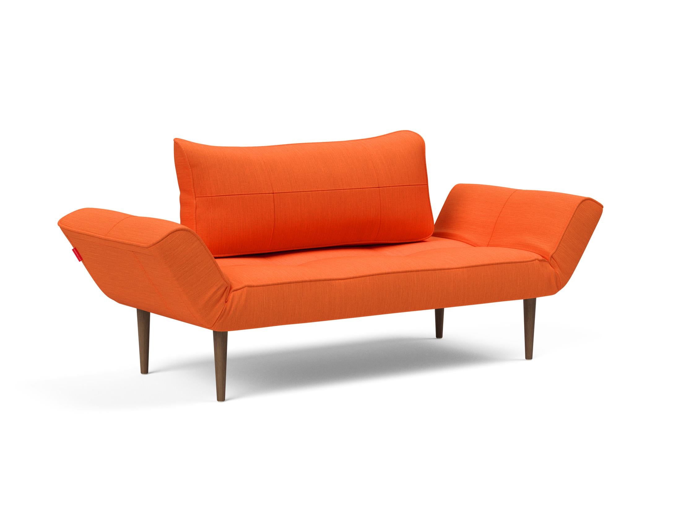 Entdecken Sie das Zeal Klappsofa 70 Styletto von Innovation Living – ein stilvolles, multifunktionales Sofa in Elegance Orange, ideal für jedes Zuhause.
