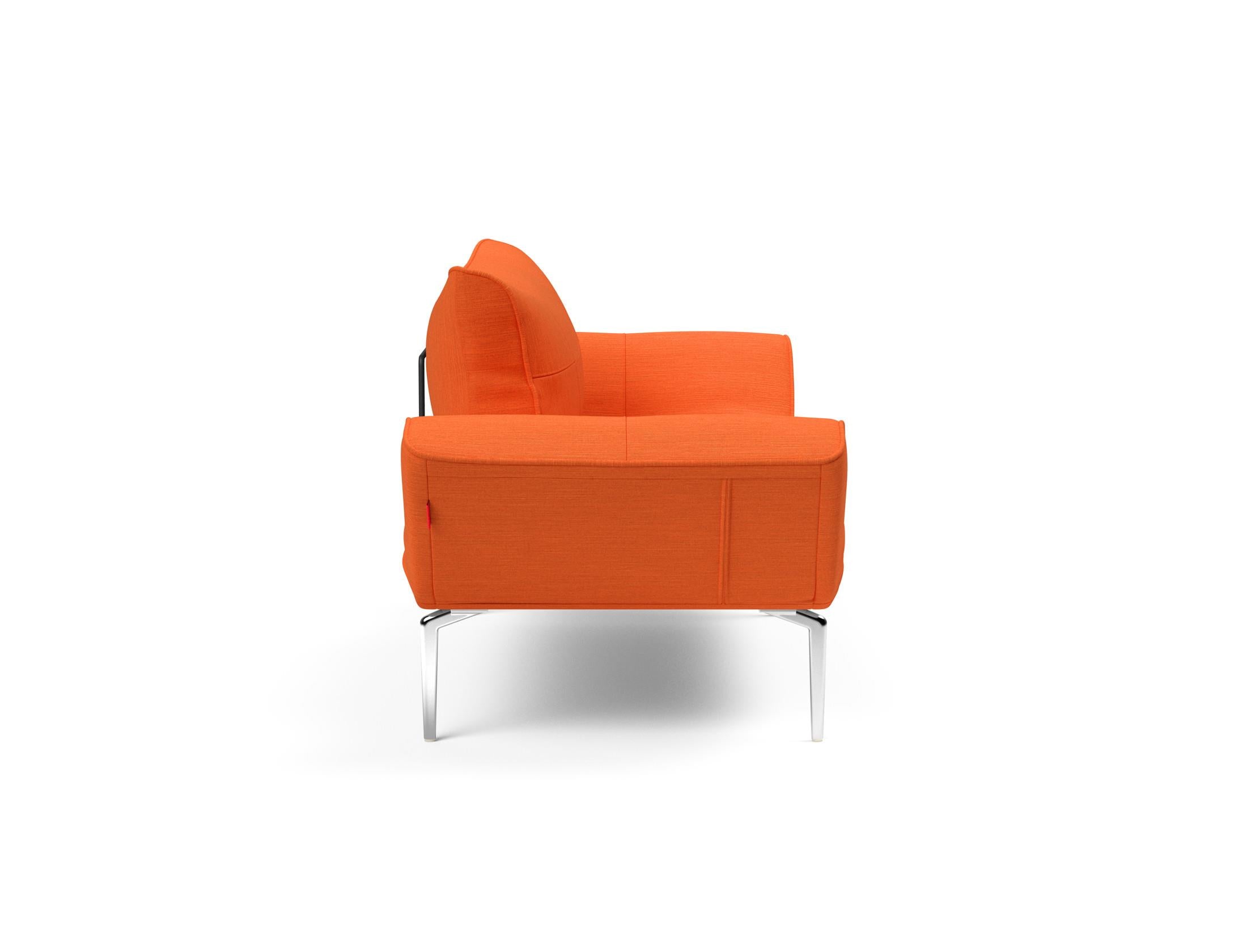 Entdecken Sie das Zeal Klappsofa 70 Straw von Innovation Living – ein elegantes, platzsparendes Möbelstück, das Komfort und Design vereint.