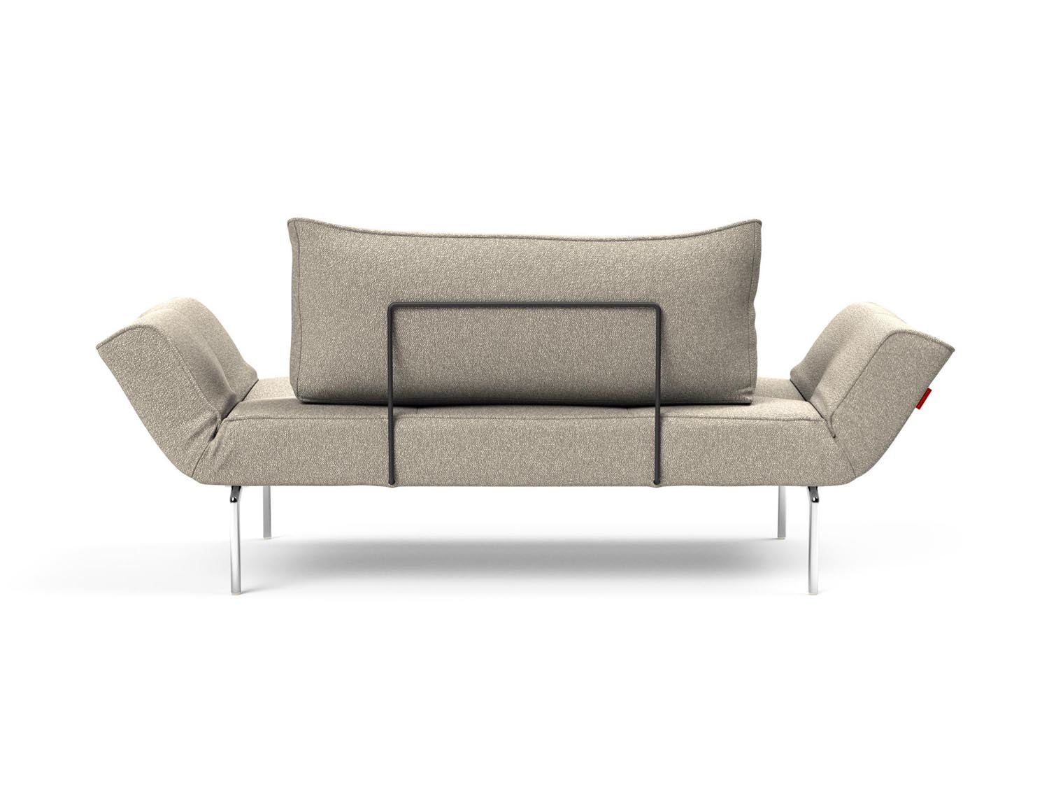 Entdecken Sie das Zeal Klappsofa 70 Straw von Innovation Living – ein elegantes, platzsparendes Möbelstück, das Komfort und Design vereint.