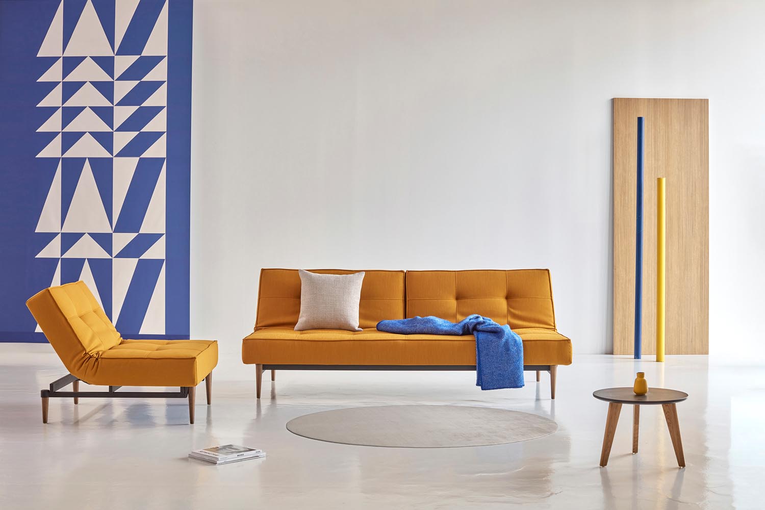 Erleben Sie das Splitback Sofabett 115 Styletto von Innovation Living – vielseitig, modern und perfekt für Ihr Wohnzimmer oder Gästezimmer.