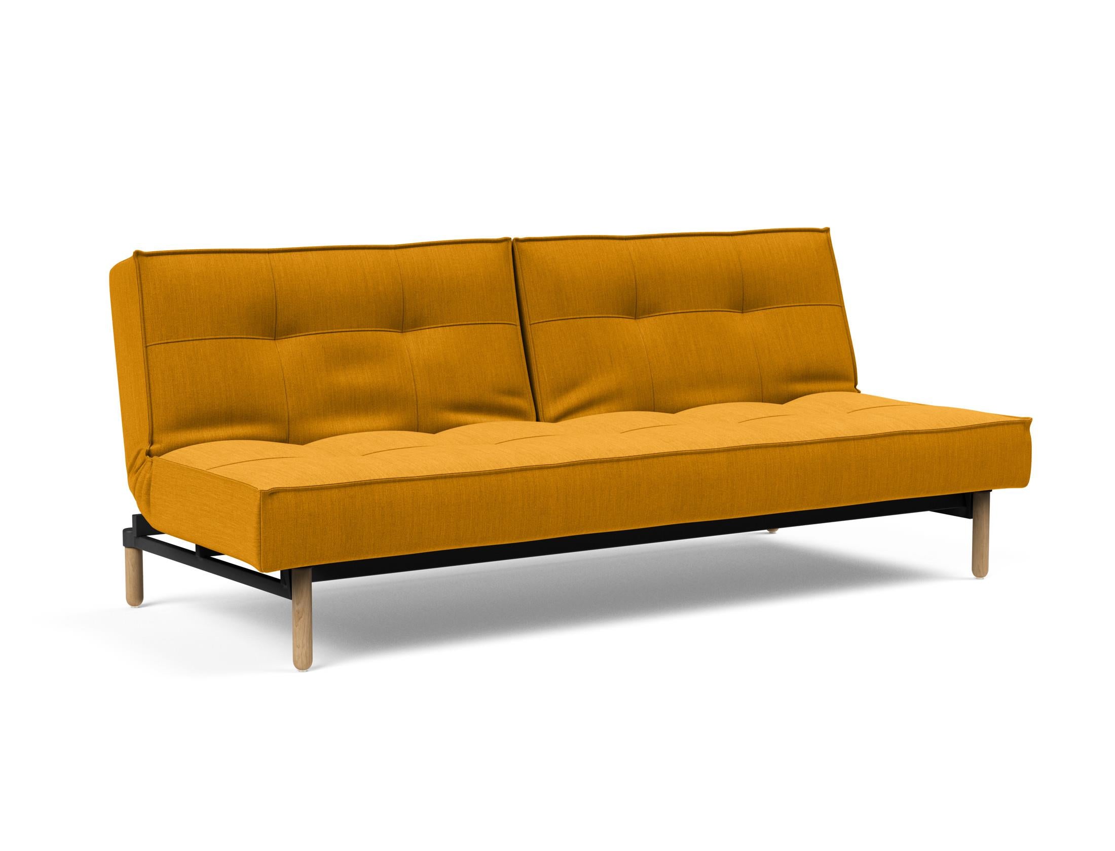 Das Splitback Sofabett 115 Stem von Innovation Living bietet stilvolle Flexibilität und Komfort, ideal für kleine Räume und Übernachtungsgäste.