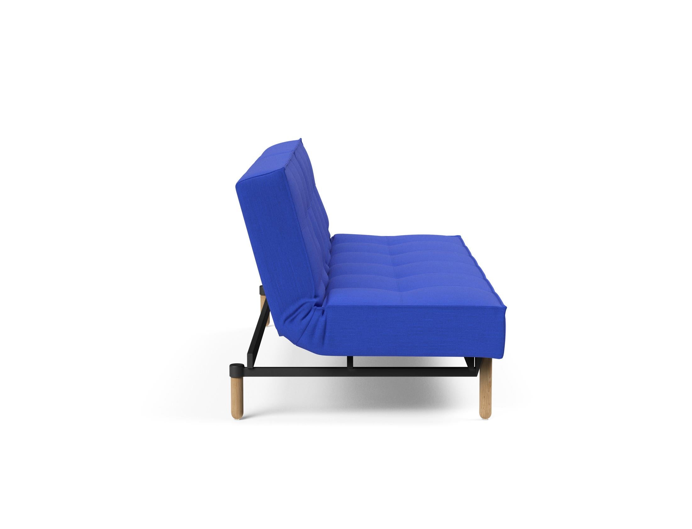 Das Splitback Sofabett 115 Stem von Innovation Living bietet stilvolle Flexibilität und Komfort, ideal für kleine Räume und Übernachtungsgäste.