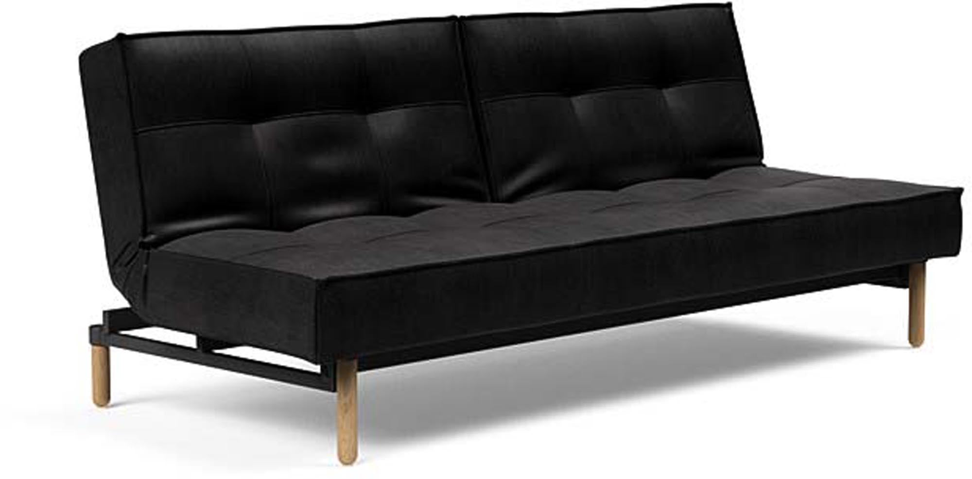 Das Splitback Sofabett 115 Stem von Innovation Living bietet stilvolle Flexibilität und Komfort, ideal für kleine Räume und Übernachtungsgäste.