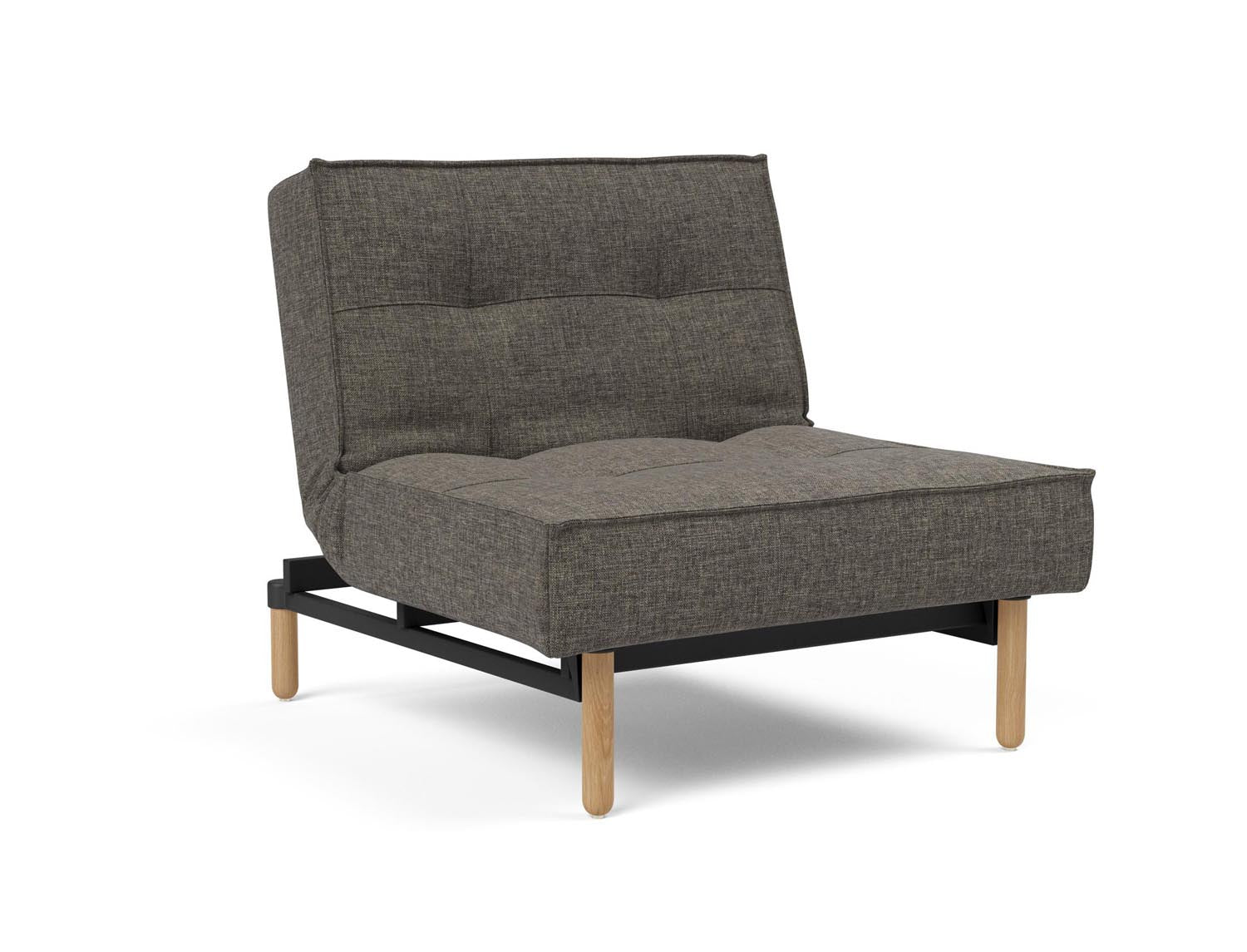 Der Splitback Stem Sessel von Innovation Living kombiniert stilvolle Ästhetik mit hoher Funktionalität und passt perfekt in jedes Zuhause.