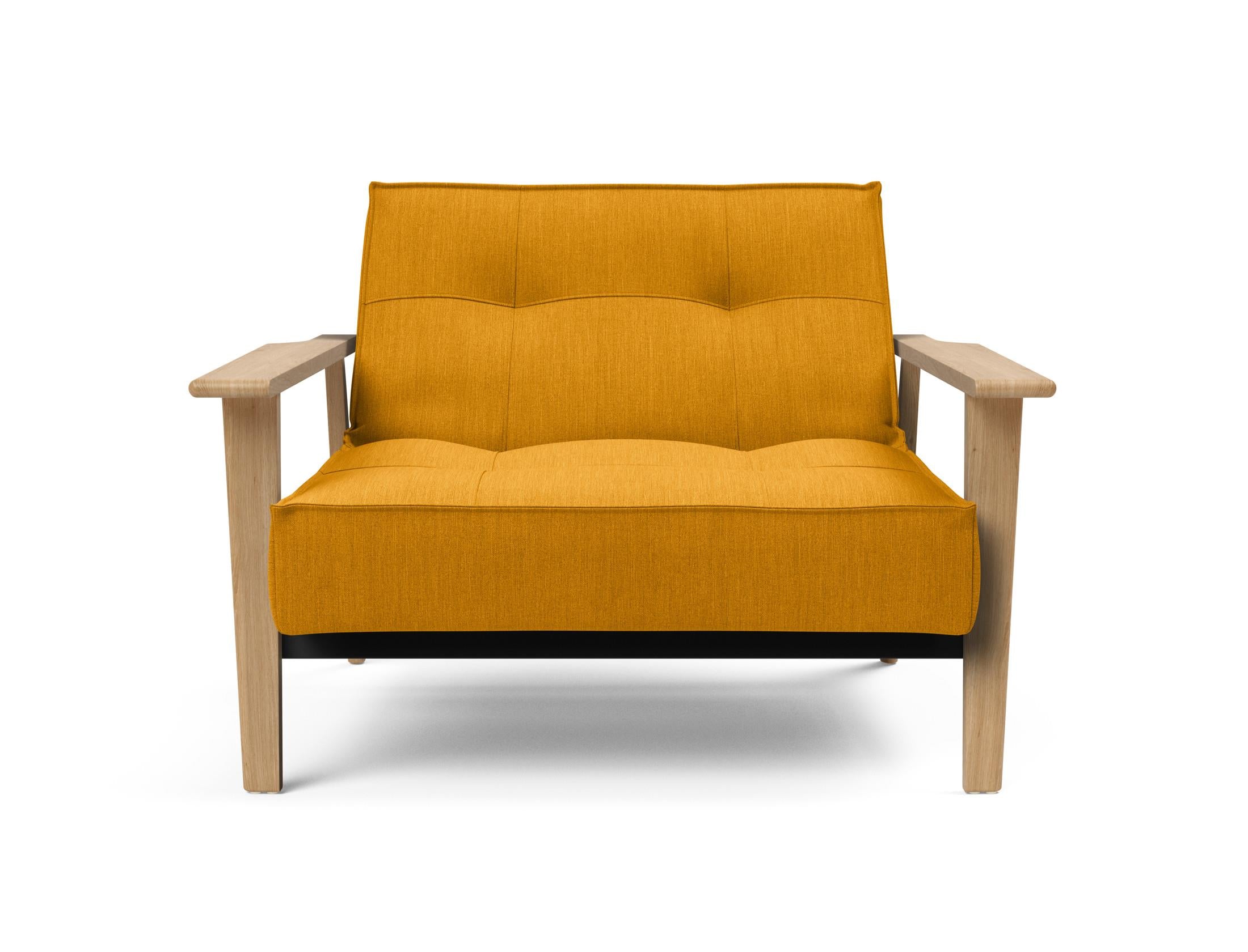 Entdecken Sie den Splitback Frej Sessel von Innovation Living – stilvolles dänisches Design, robuste Materialien und anpassbare Farben für jeden Raum.