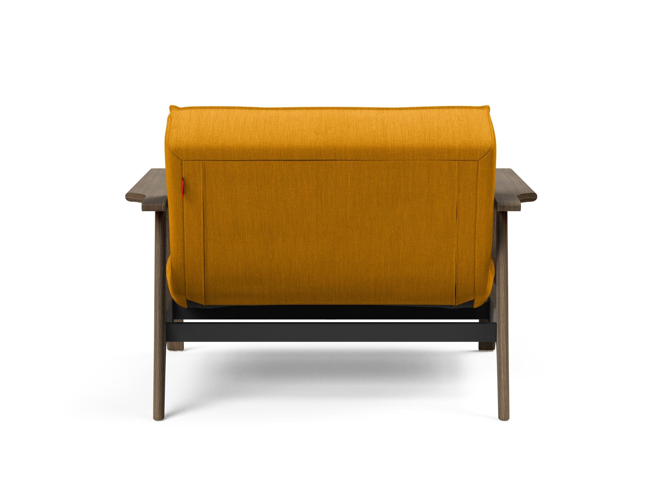 Erleben Sie den Splitback Frej Sessel: modernes dänisches Design, hochwertige Materialien und vielseitige Nutzungsmöglichkeiten für Ihr Zuhause.