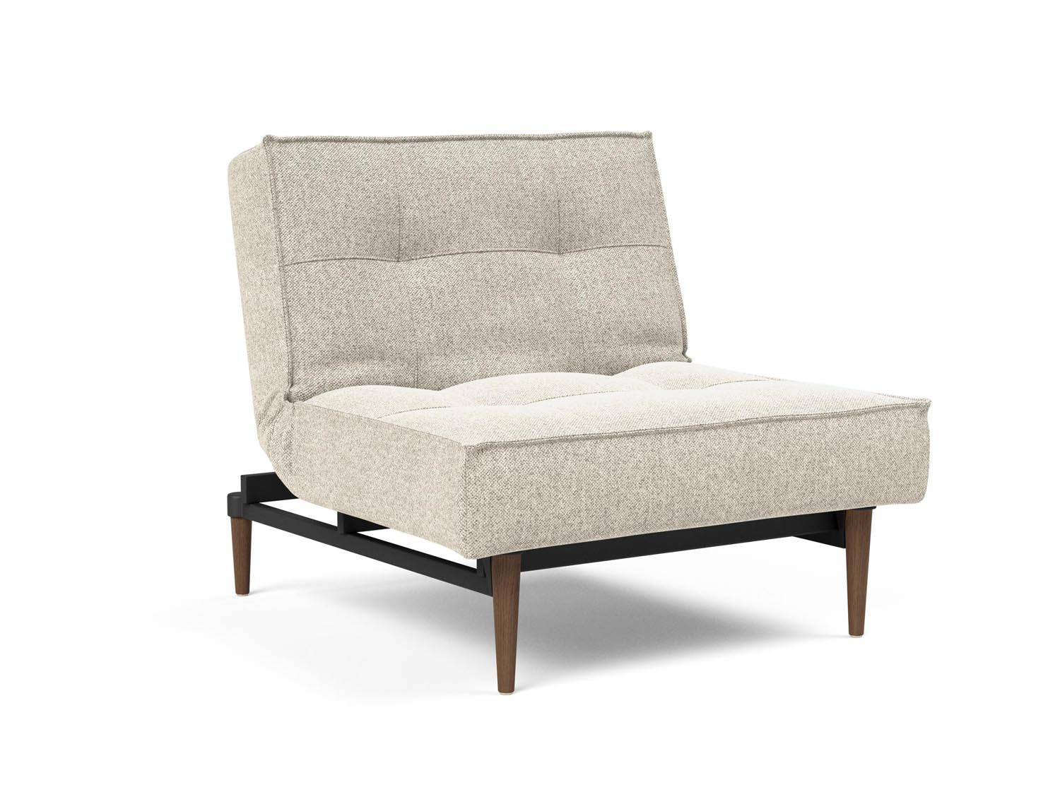 Erleben Sie den stilvollen Splitback Styletto Sessel von Innovation Living – eine harmonische Verbindung aus modernem Design und optimalem Komfort.