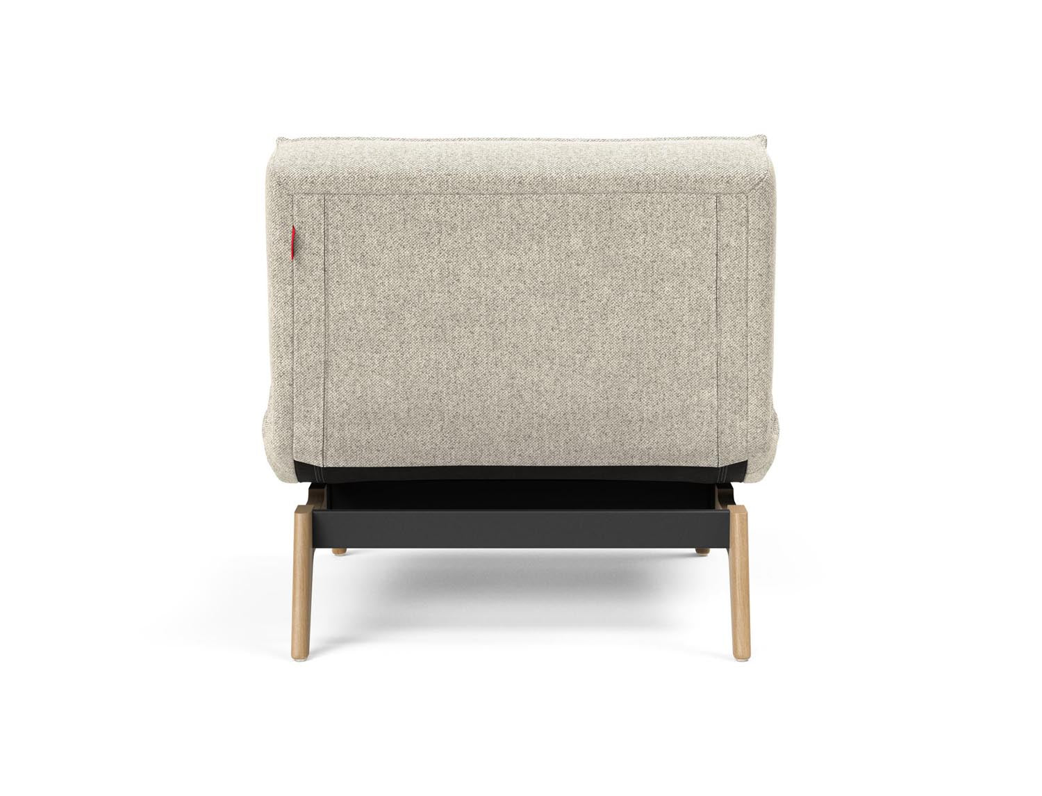 Erleben Sie den Splitback Eik Sessel von Innovation Living – stilvolles Design trifft auf vielseitige Nutzung für Ihr Zuhause.