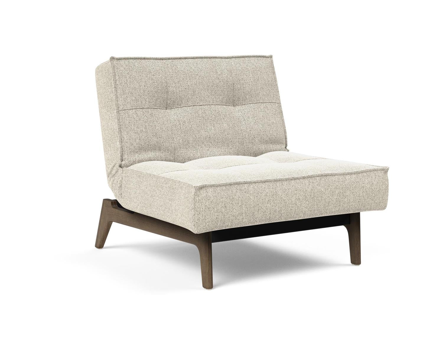 Erleben Sie den Splitback Eik Sessel von Innovation Living – stilvoll, vielseitig und perfekt für moderne Wohnräume.