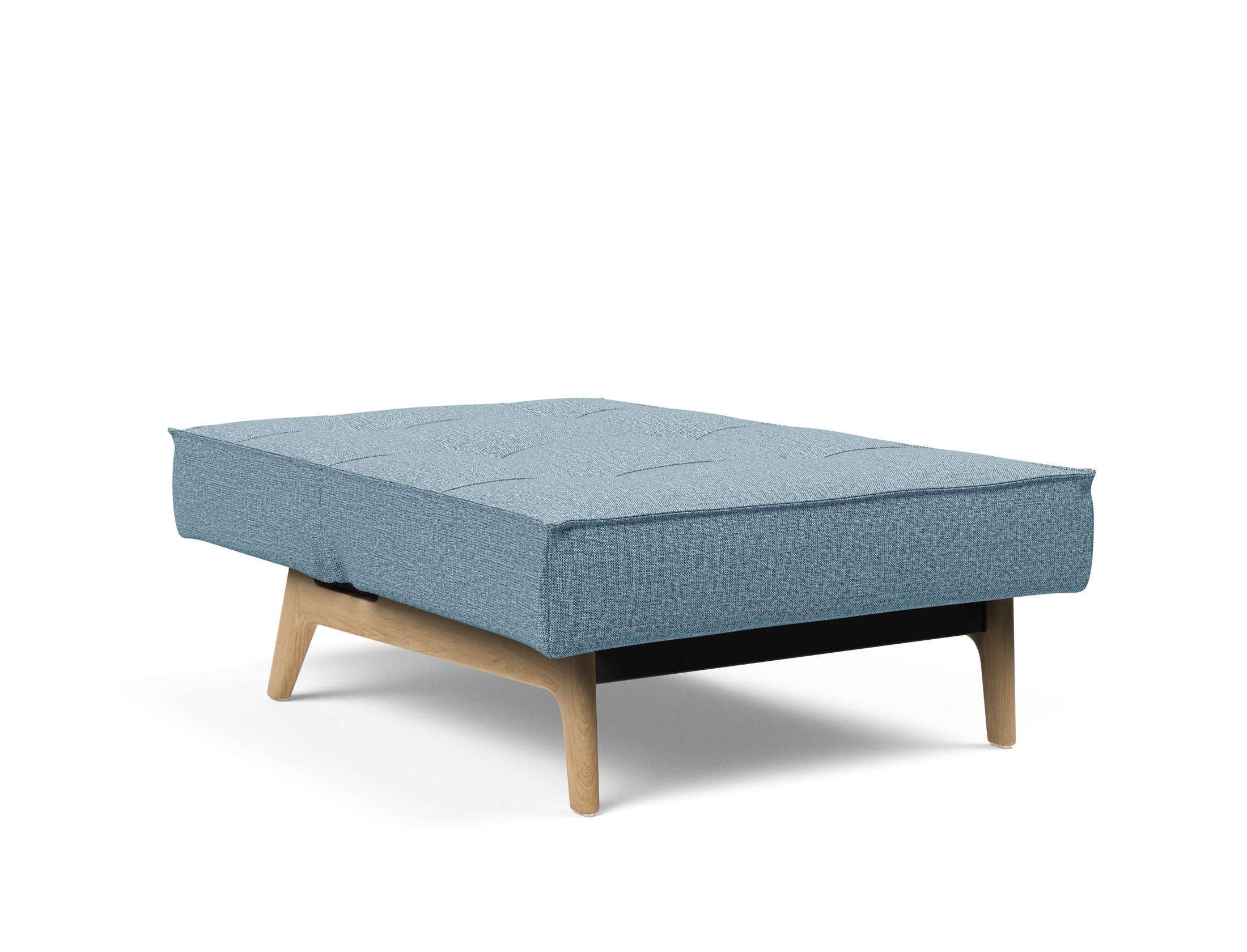 Erleben Sie den Splitback Eik Sessel von Innovation Living – ein stilvoller, flexibler Sessel aus hochwertigem Eichenholz und Stahl, ideal für jedes Zuhause.