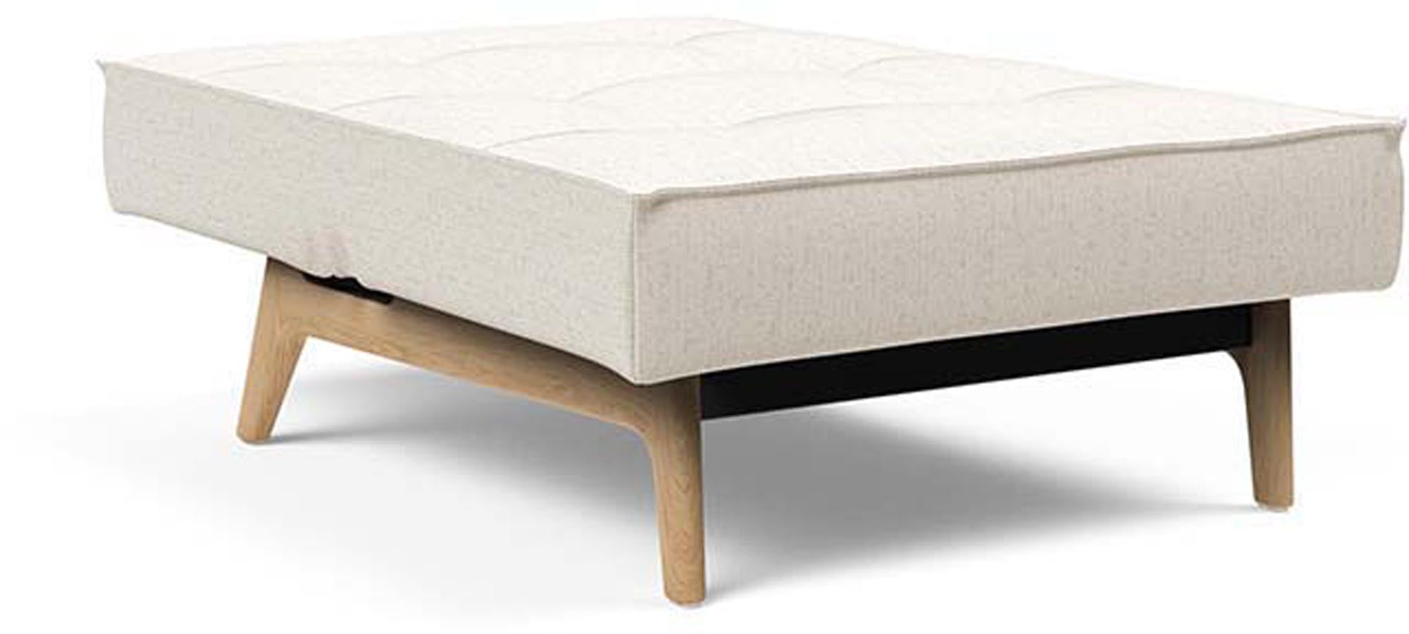 Erleben Sie den Splitback Eik Sessel von Innovation Living – ein stilvoller, flexibler Sessel aus hochwertigem Eichenholz und Stahl, ideal für jedes Zuhause.