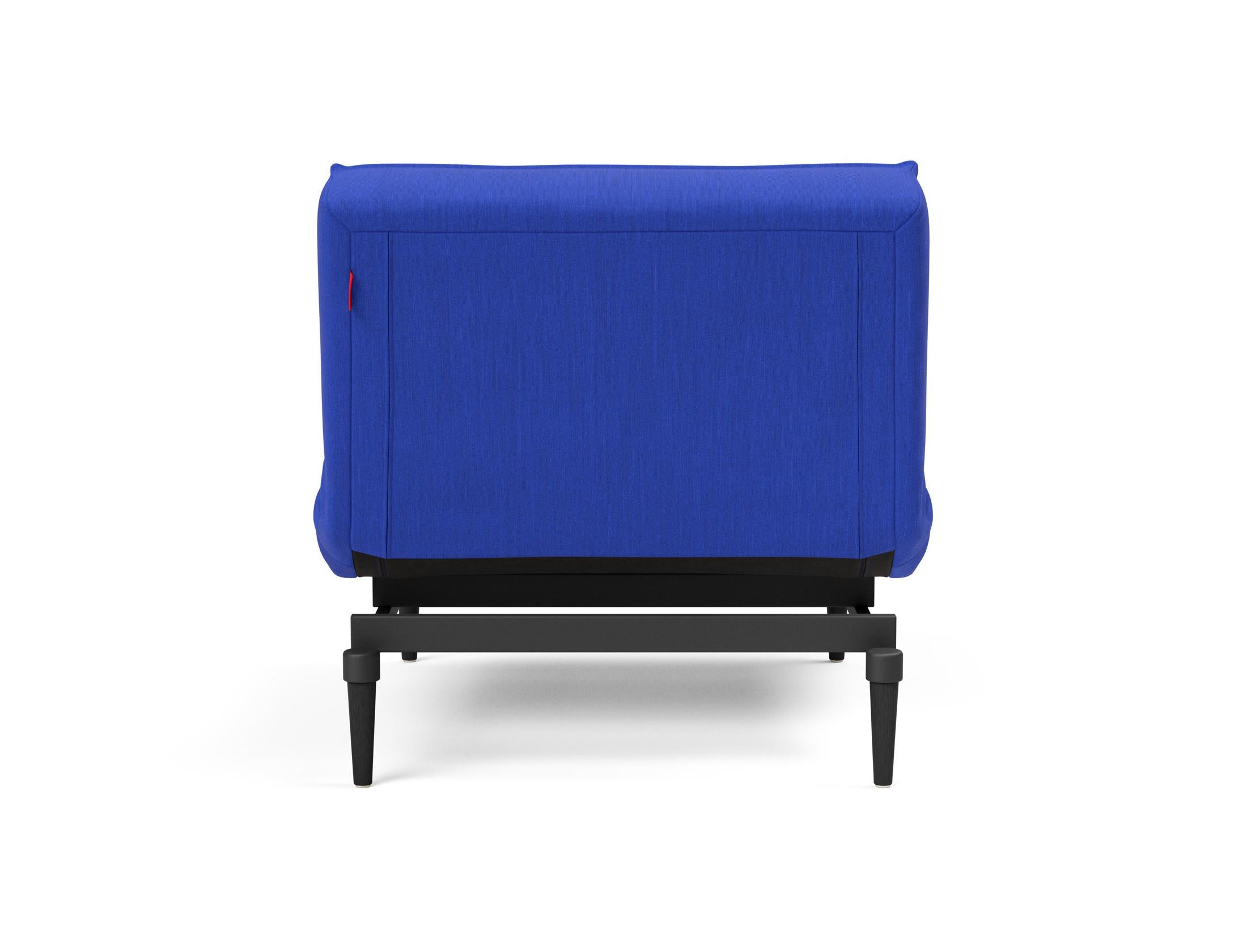 Erleben Sie den stilvollen Splitback Styletto Sessel von Innovation Living – perfekt für moderne Wohnkonzepte und vielseitige Nutzung.