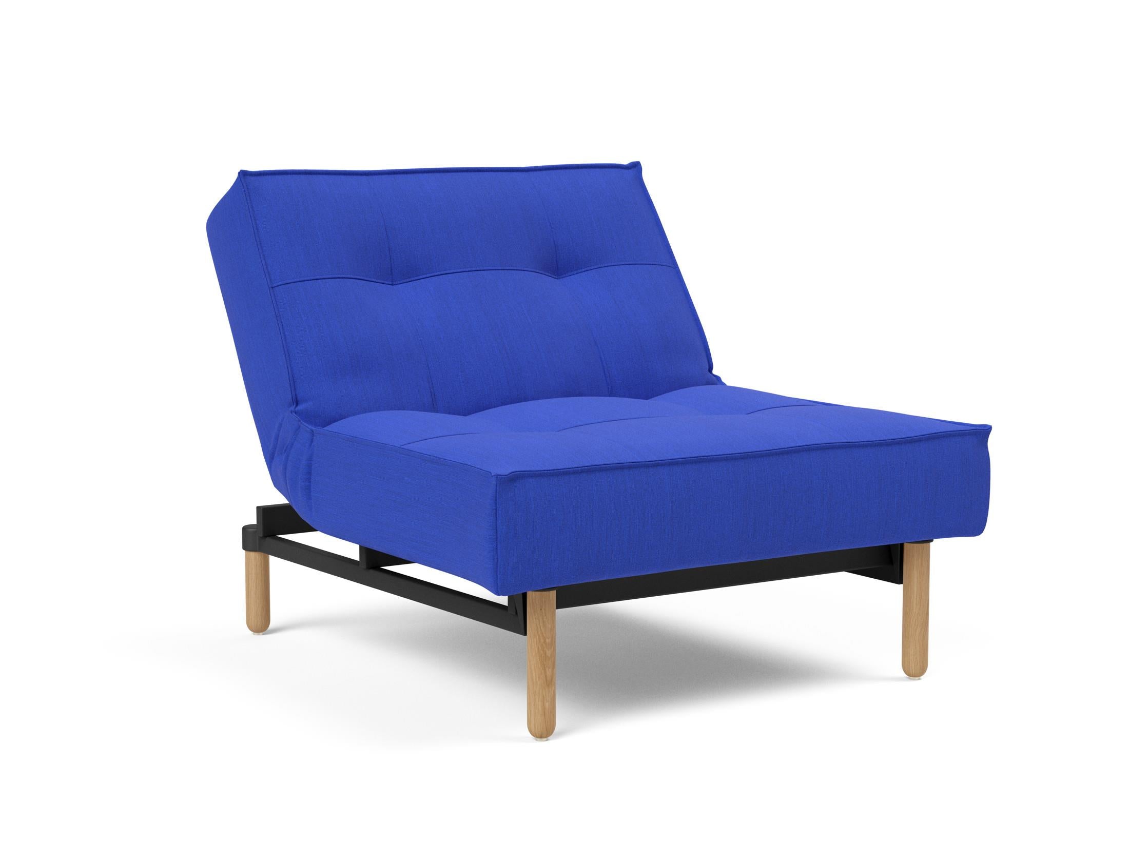 Der Splitback Stem Sessel von Innovation Living kombiniert stilvolle Ästhetik mit hoher Funktionalität und passt ideal in jedes Zuhause.