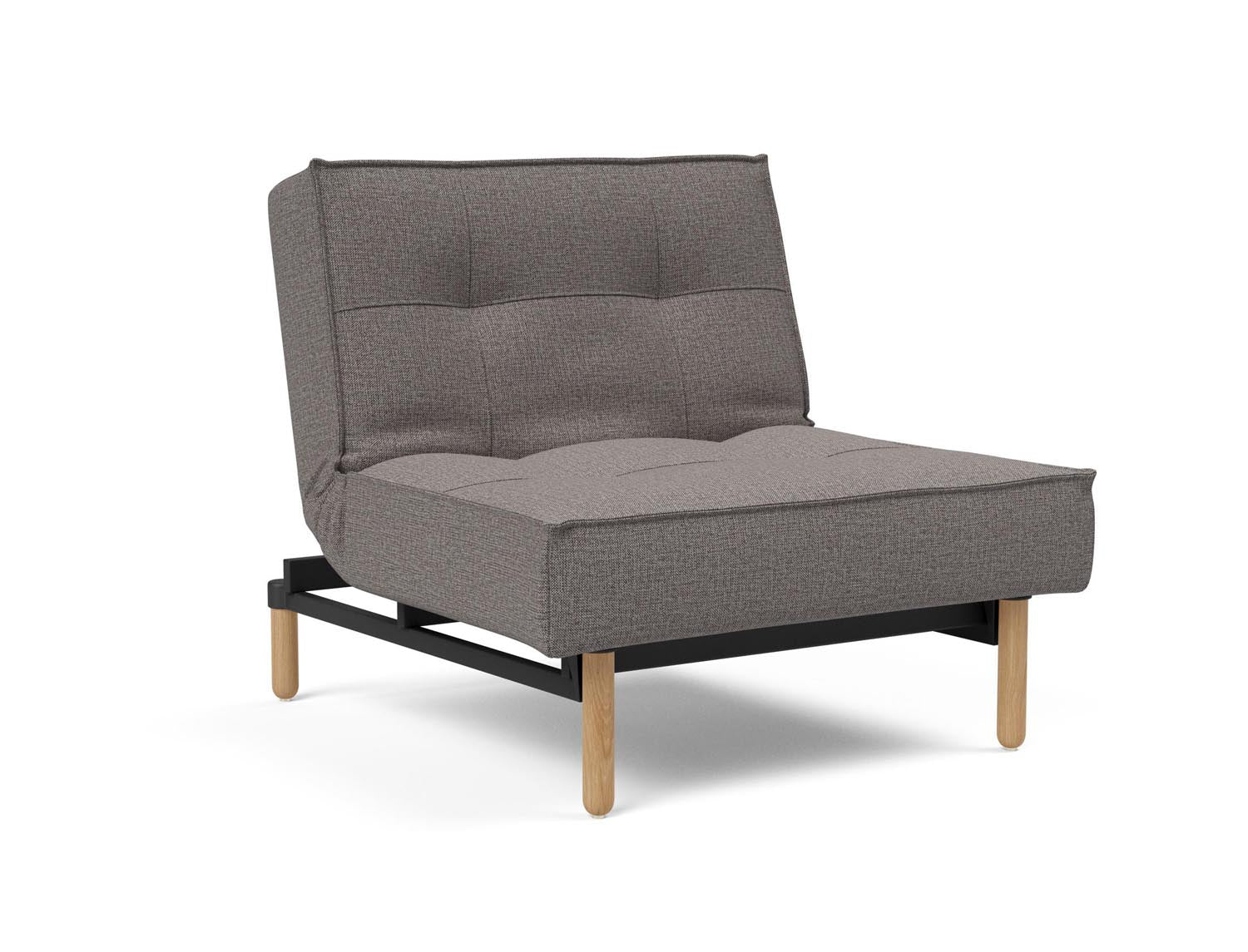 Entdecken Sie den Splitback Stem Sessel von Innovation Living: stilvoll, robust und perfekt anpassbar für jedes Wohnkonzept.