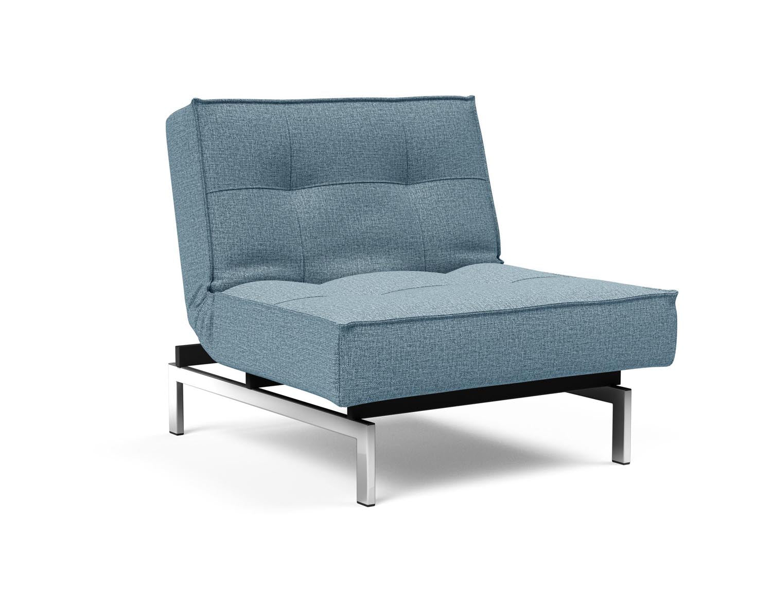 Entdecken Sie den Splitback Chrome Sessel: Stilvolles, modernes Design mit Chrombeinen, ideal für flexible Wohnräume und als praktische Liegefläche.