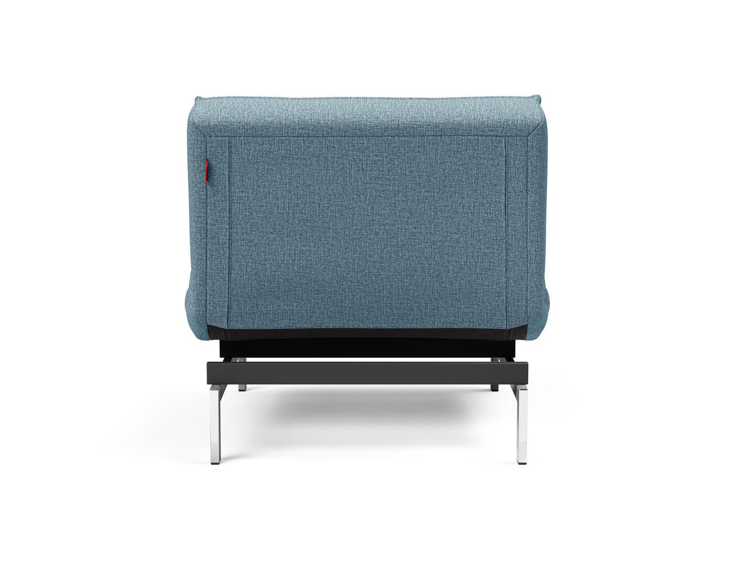 Entdecken Sie den Splitback Chrome Sessel: Stilvolles, modernes Design mit Chrombeinen, ideal für flexible Wohnräume und als praktische Liegefläche.