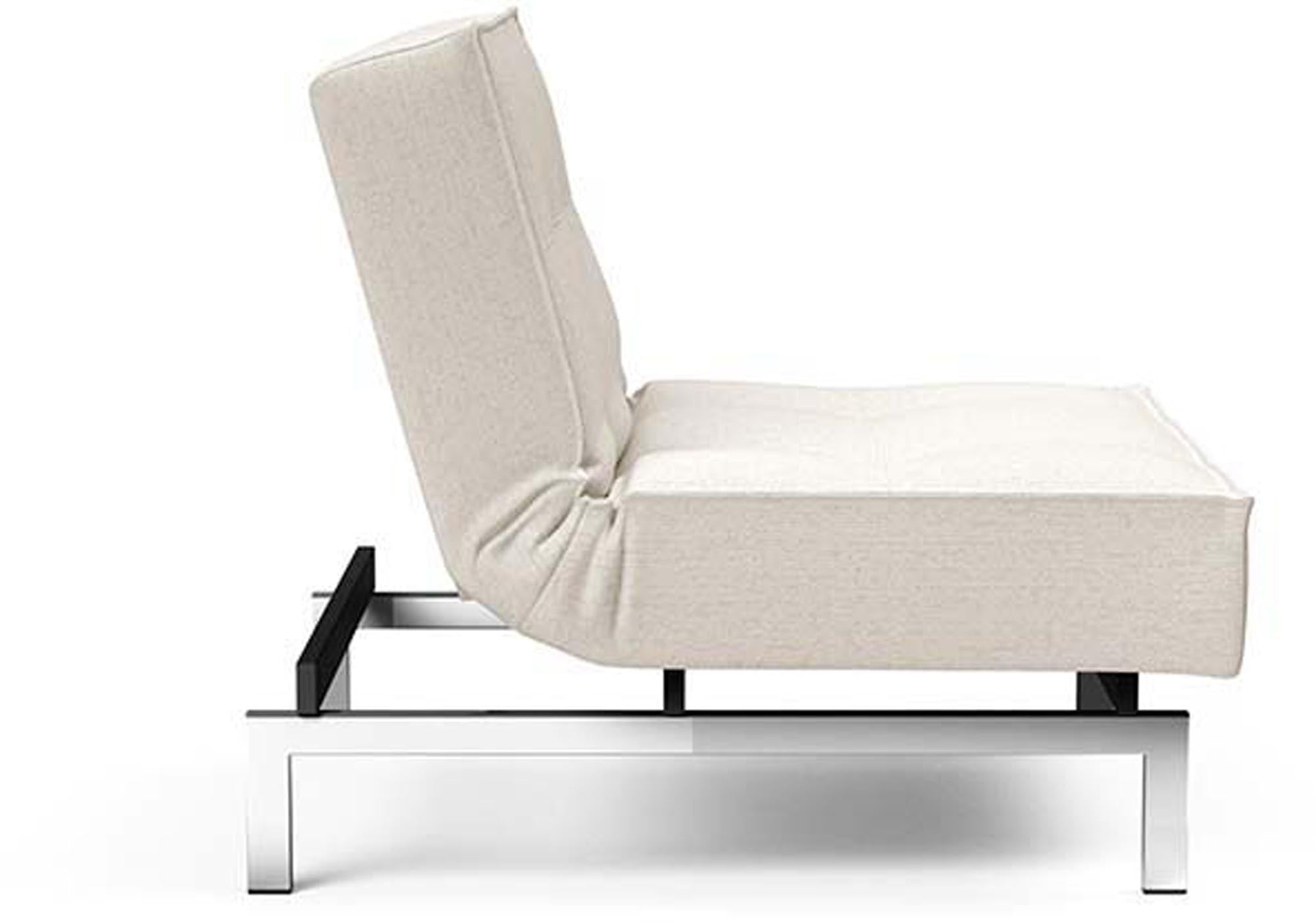 Entdecken Sie den Splitback Chrome Sessel: Stilvolles, modernes Design mit Chrombeinen, ideal für flexible Wohnräume und als praktische Liegefläche.