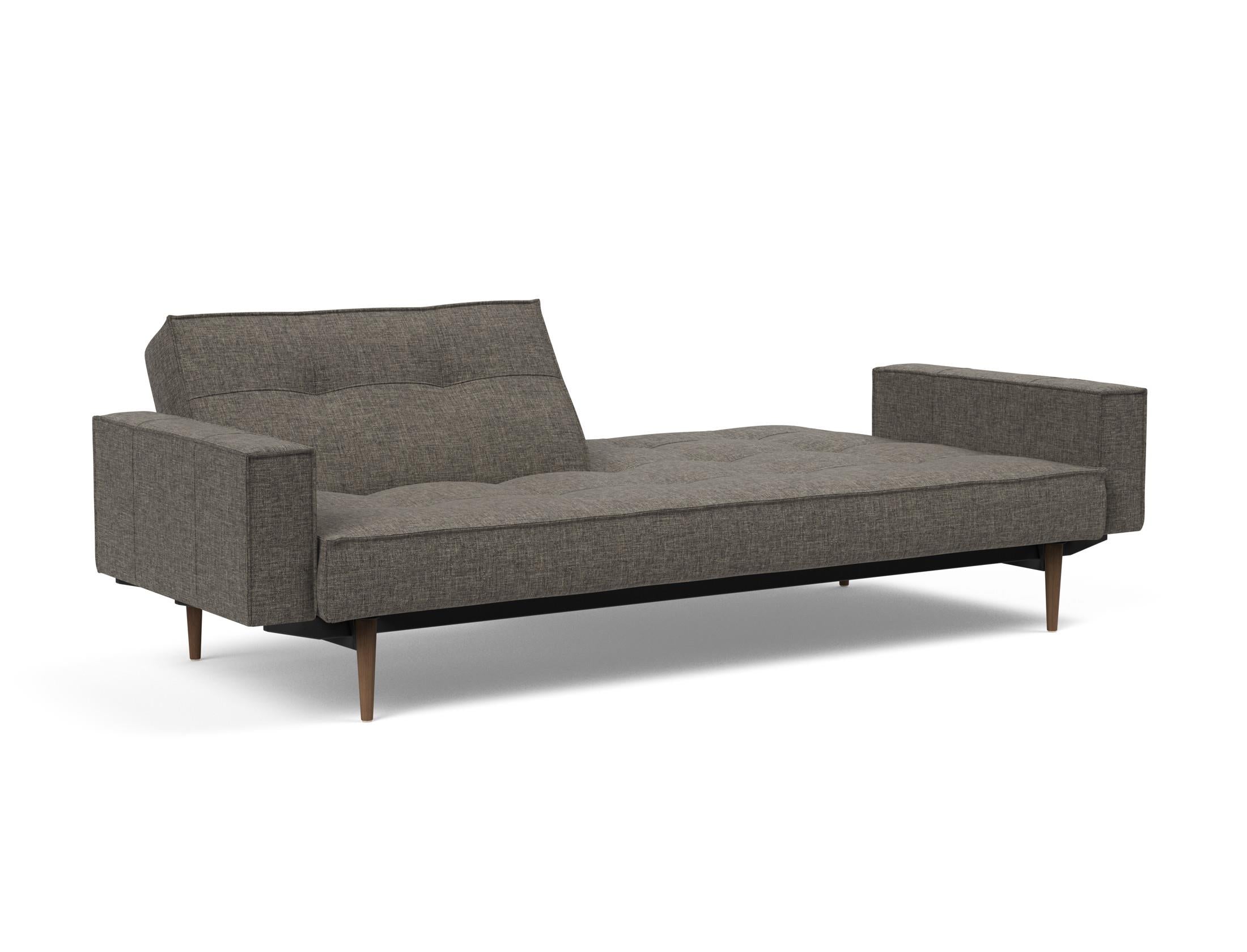 Das Splitback Sofabett 115 Styletto vereint elegantes Design mit praktischer Funktionalität. Ideal für Wohnzimmer und Gästezimmer.