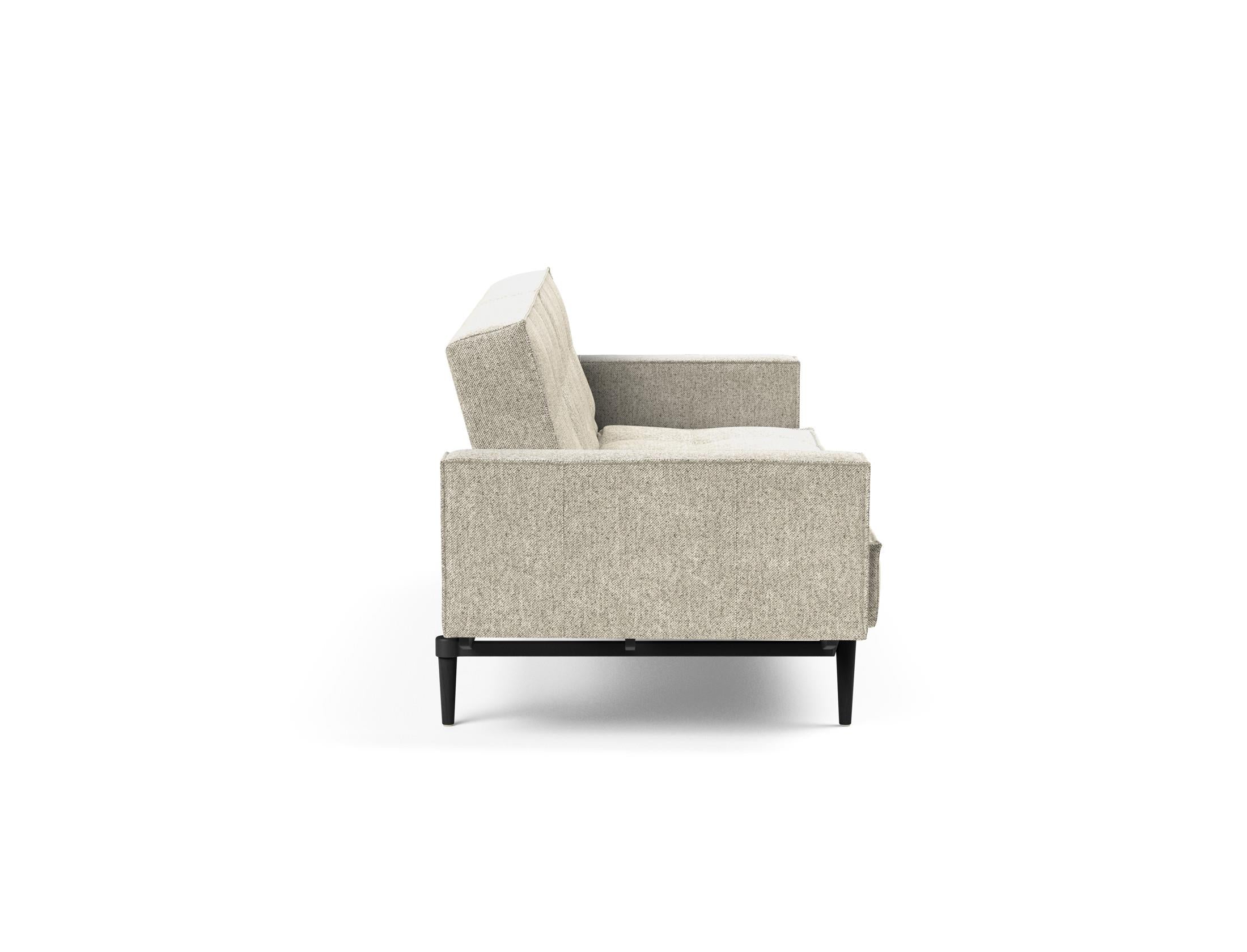 Stylisches Splitback Sofabett 115 Styletto von Innovation Living mit komfortablen Armlehnen – ideal für zeitgemässe Wohnräume und vielseitige Schlafmöglichkeiten.