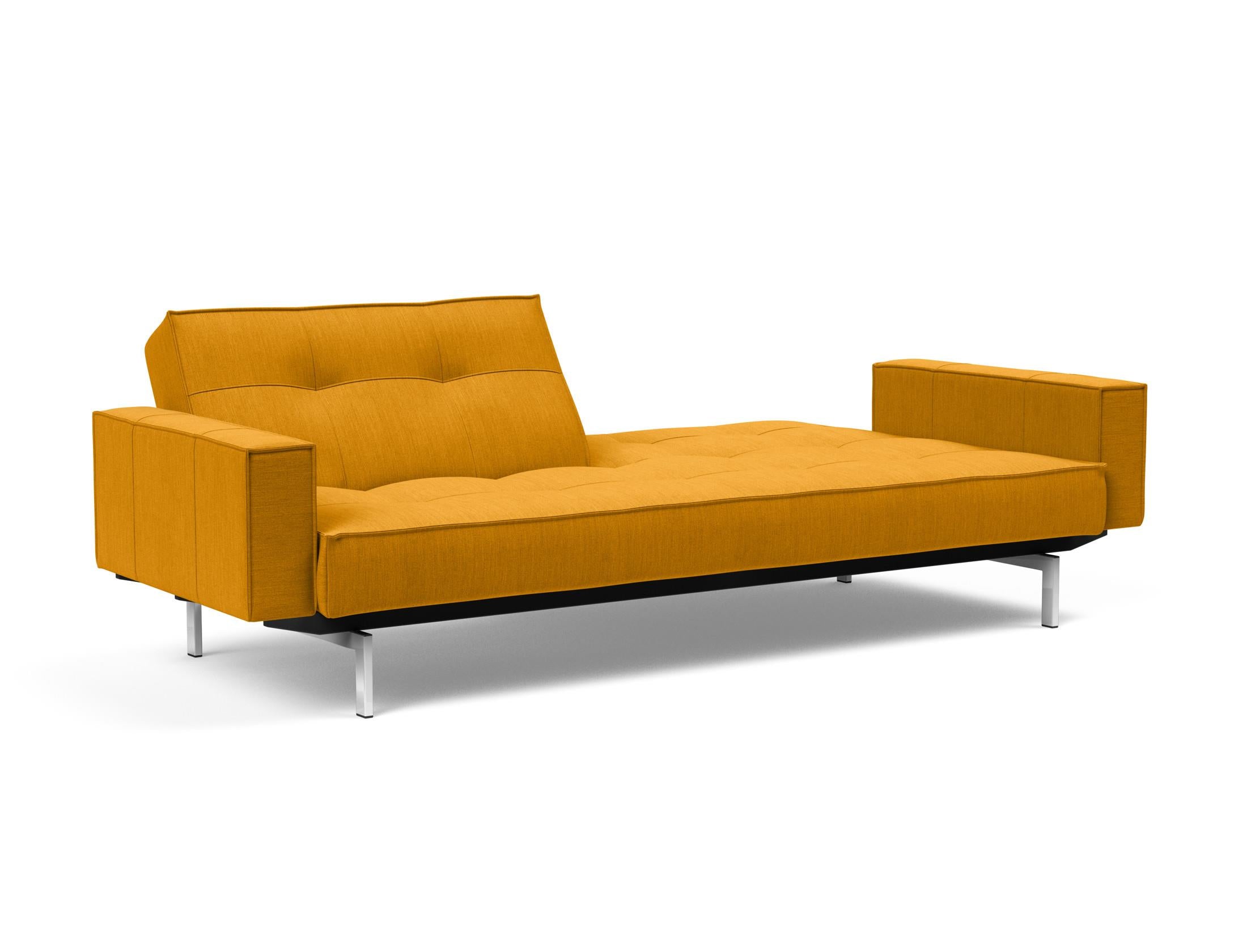 Erleben Sie das Splitback Sofabett 115 Chrom mit Armlehnen von Innovation Living – ein stilvolles, funktionales Sofa für jeden Raum.