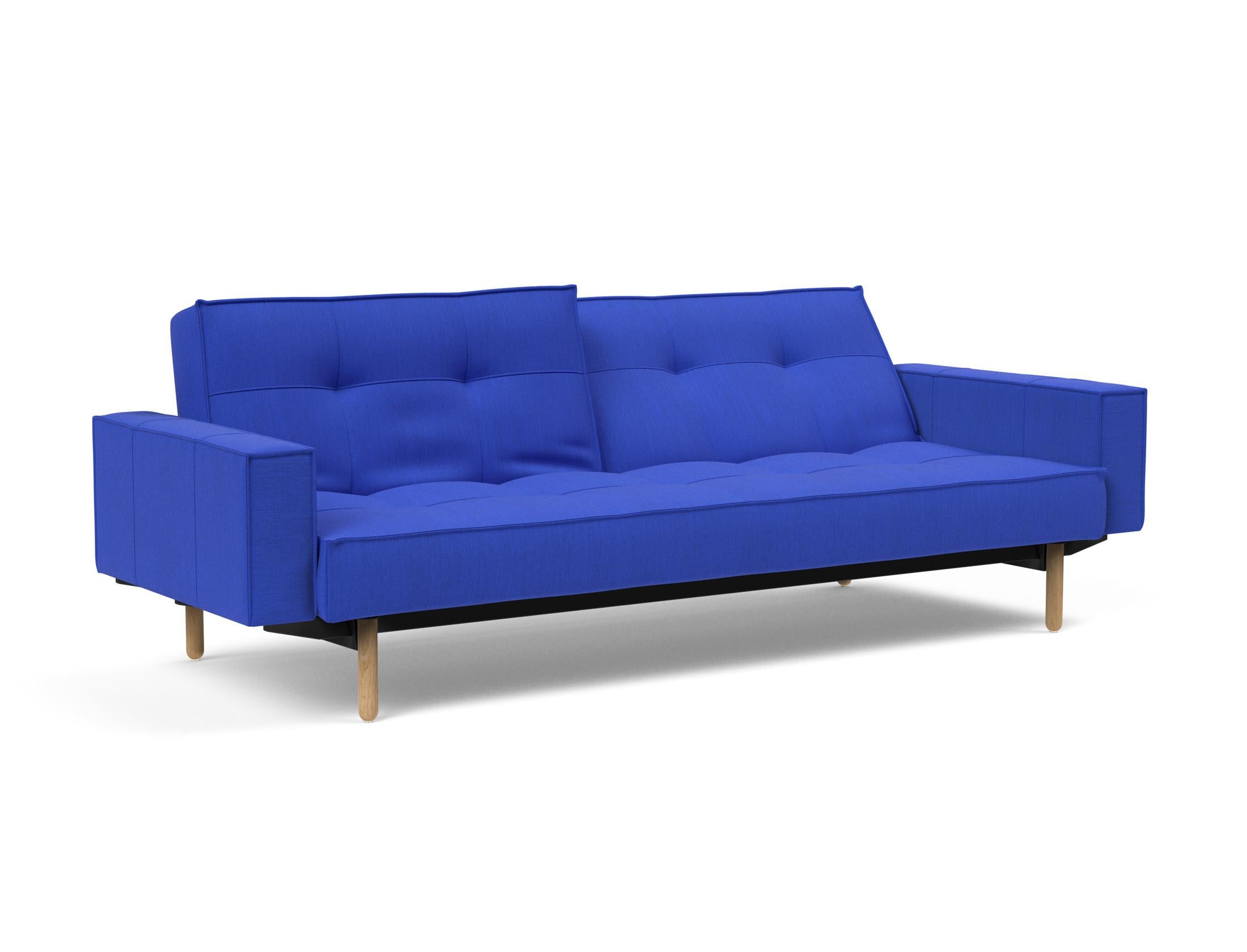 Das elegante Splitback Sofabett 115 Stem von Innovation Living bietet vielseitige Nutzungsmöglichkeiten und komfortable Armlehnen für jeden Raum.