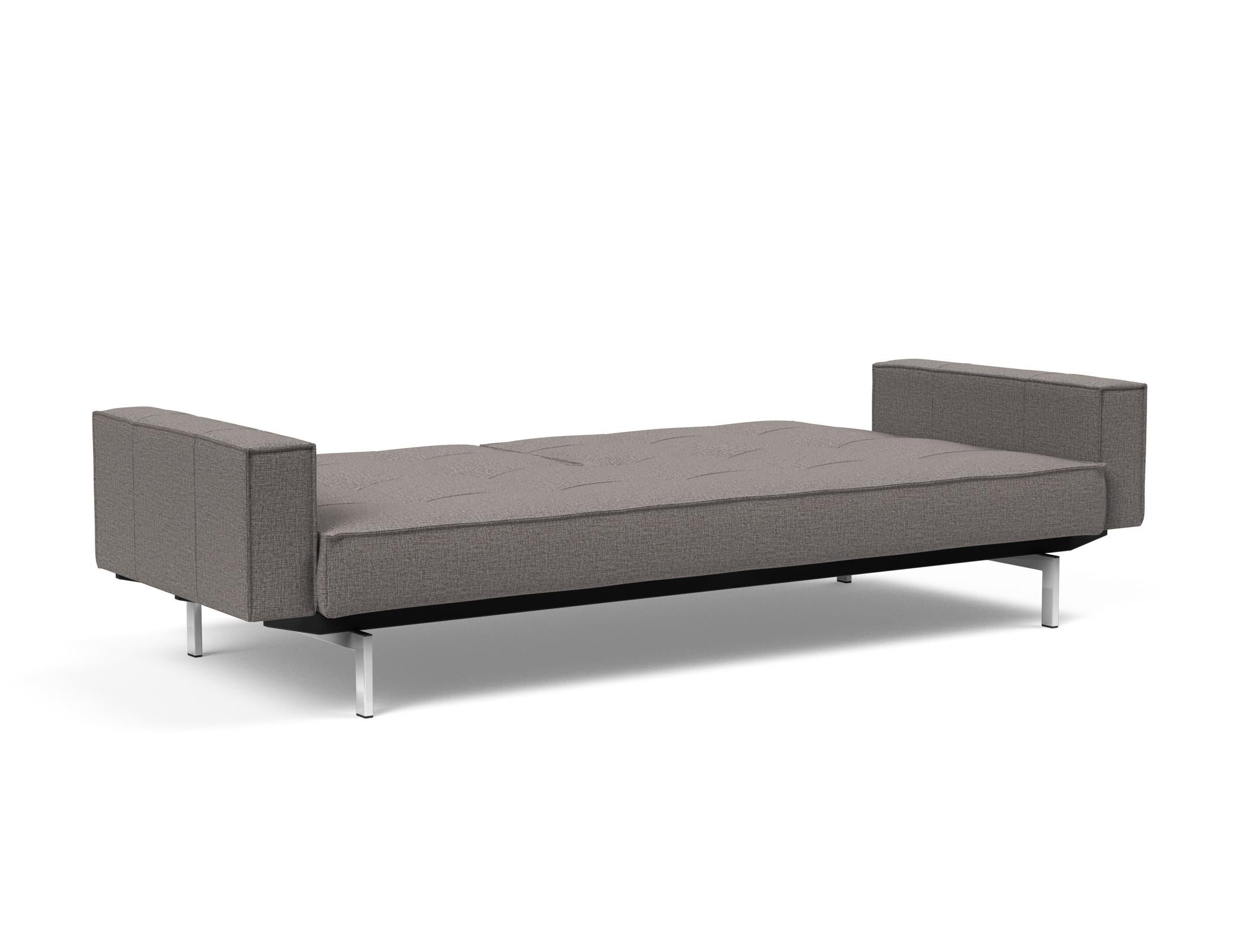 Entdecken Sie das Splitback Sofabett 115 Chrom mit Armlehnen von Innovation Living – ein elegantes Möbelstück, das Komfort und Stil vereint.
