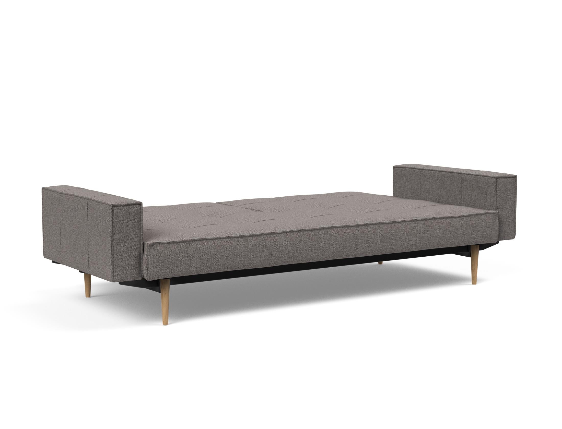 Entdecken Sie das Splitback Sofabett 115 Styletto von Innovation Living – stilvoll, funktional und ideal für jeden Raum.