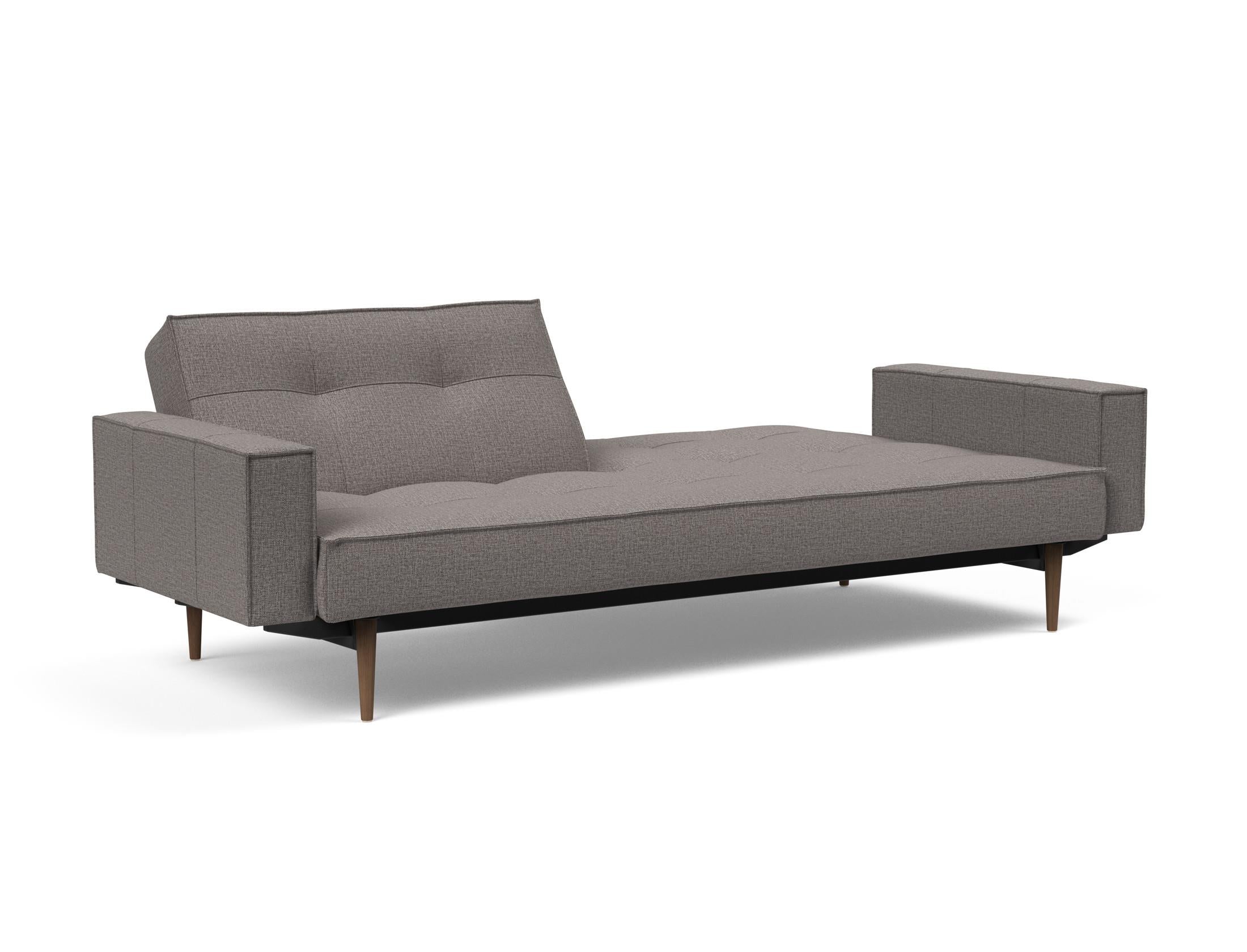 Das Splitback Sofabett 115 Styletto vereint elegantes Design mit praktischer Funktionalität. Ideal für Wohnzimmer und Gästezimmer.