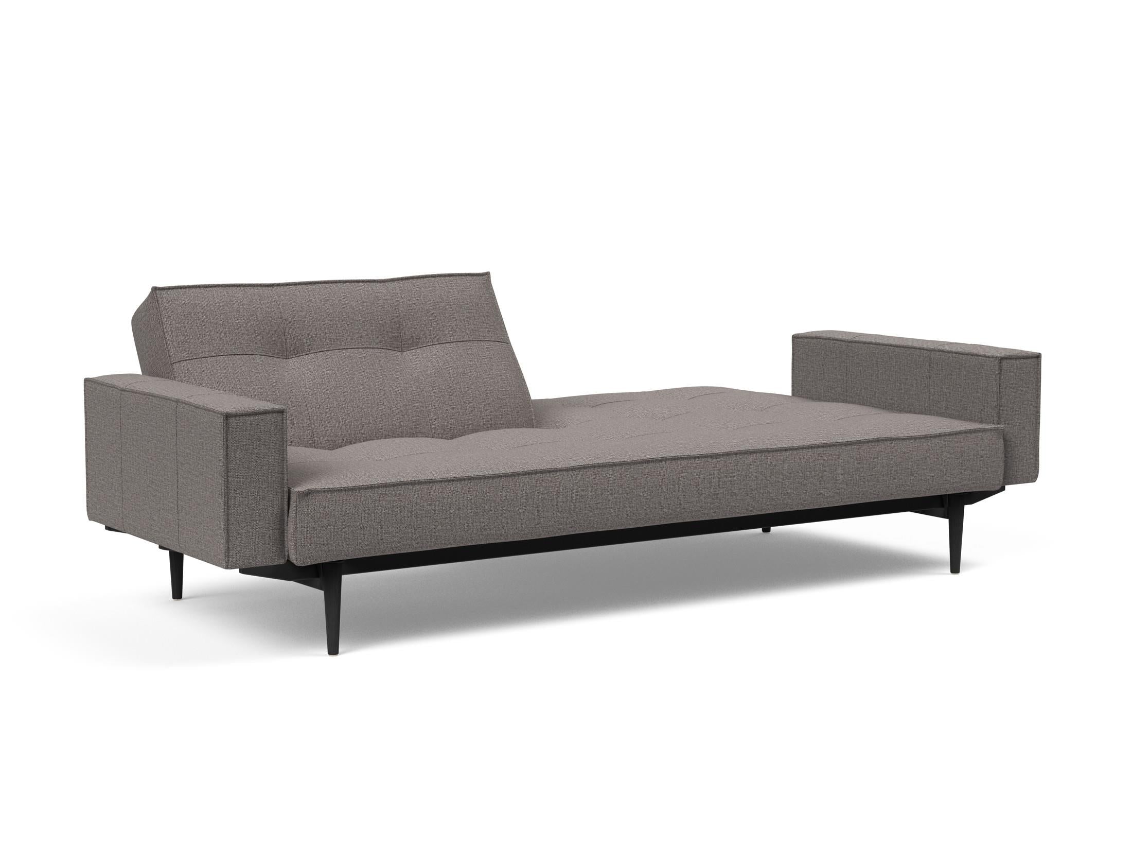 Das Splitback Sofabett 115 Styletto vereint elegantes Design mit praktischer Funktionalität. Ideal für Wohnzimmer und Gästezimmer.