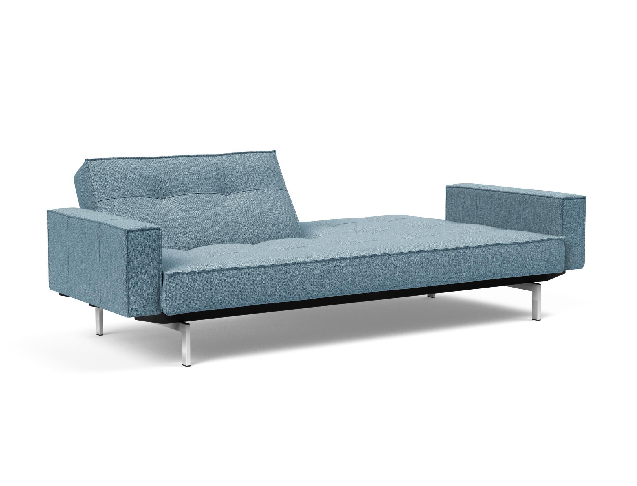 Entdecken Sie das Splitback Sofabett 115 Chrom mit Armlehnen von Innovation Living – ein elegantes Möbelstück, das Komfort und Stil vereint.