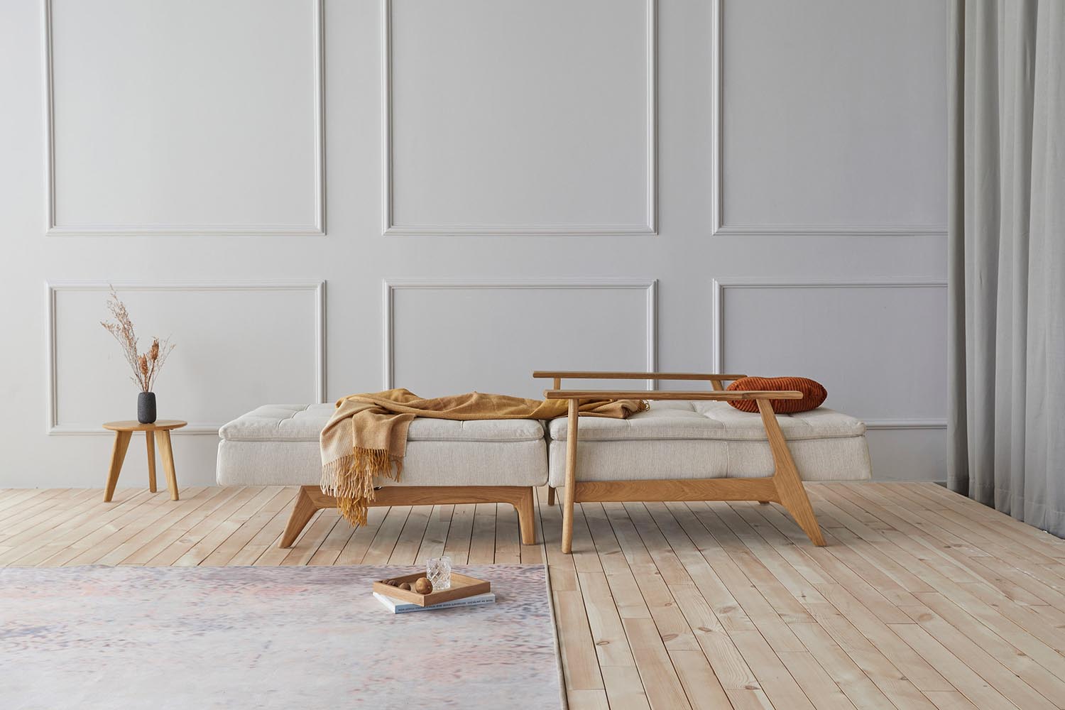 Entdecken Sie den Dublexo Frej Sessel Eiche von Innovation Living: Elegantes skandinavisches Design, robustes Eichenholz, ideal für jeden Wohnraum.